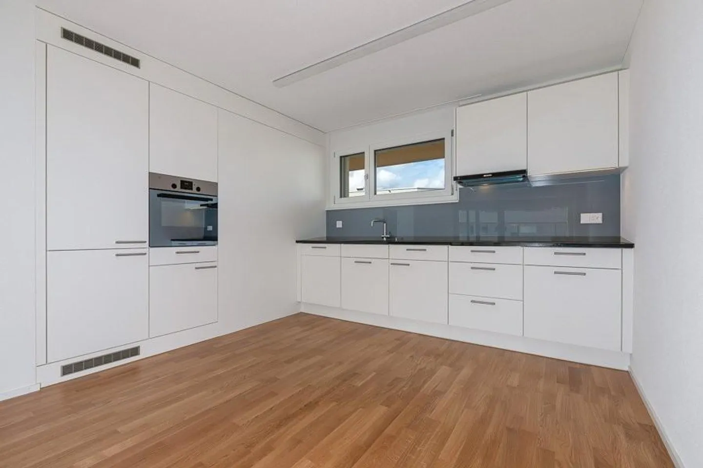 Moderne und helle Wohnung in Staufen - Photo 2 of 8
