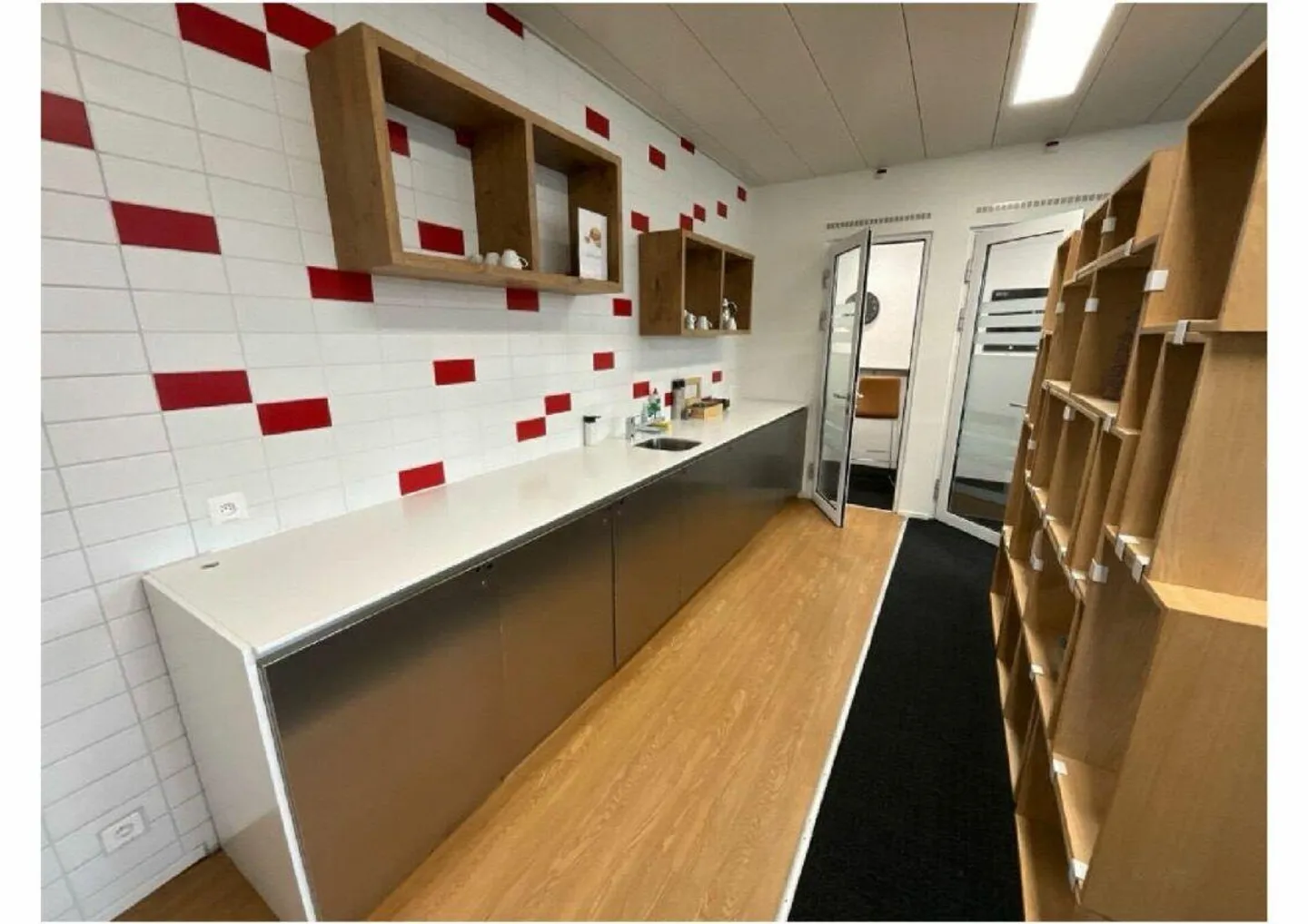 Espace commercial meublé dans l'arène FCS - Photo 3 sur 11