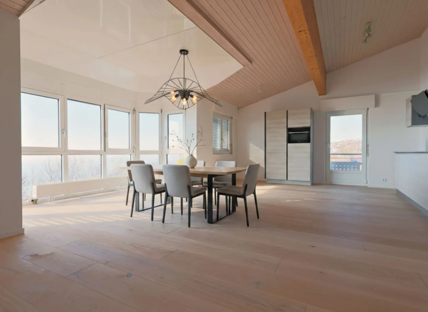 Magnifico appartamento 4p / 2 camere / Vista mozzafiato sul lago e sulle montagne - Foto 1 di 12