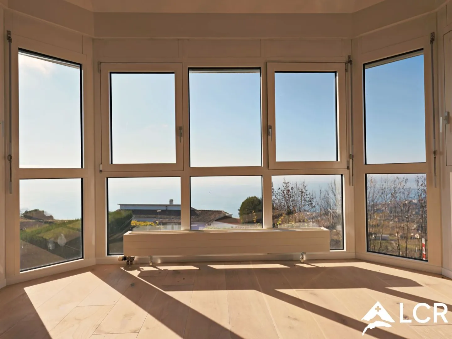 Magnifico appartamento 4p / 2 camere / Vista mozzafiato sul lago e sulle montagne - Foto 2 di 12