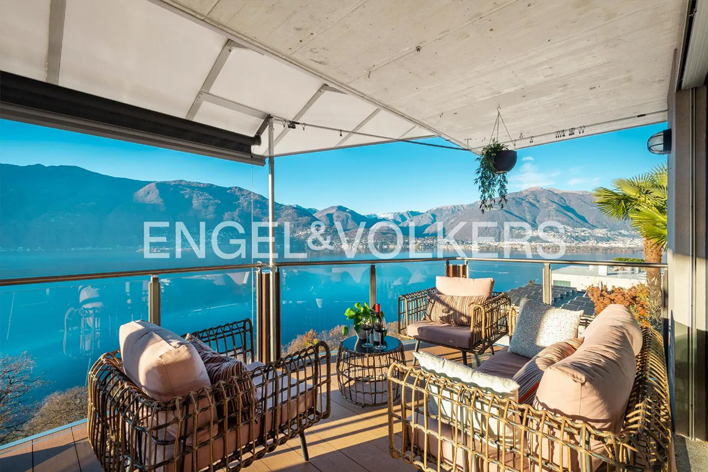 Villa avec vue spectaculaire sur le lac (2) - Photo 3 sur 22