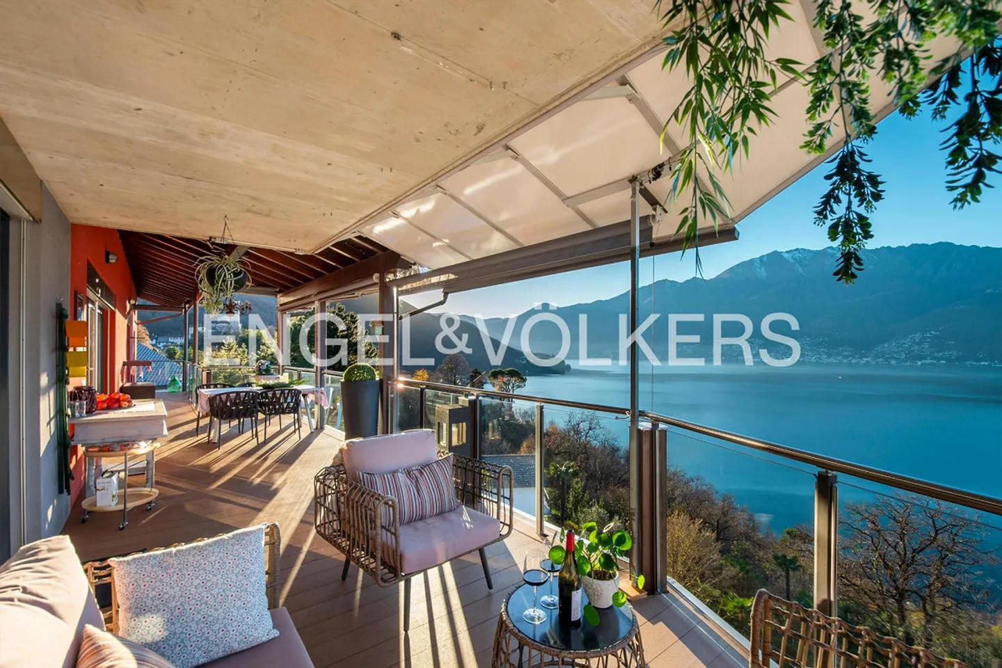 Villa avec vue spectaculaire sur le lac (2) - Photo 1 sur 22