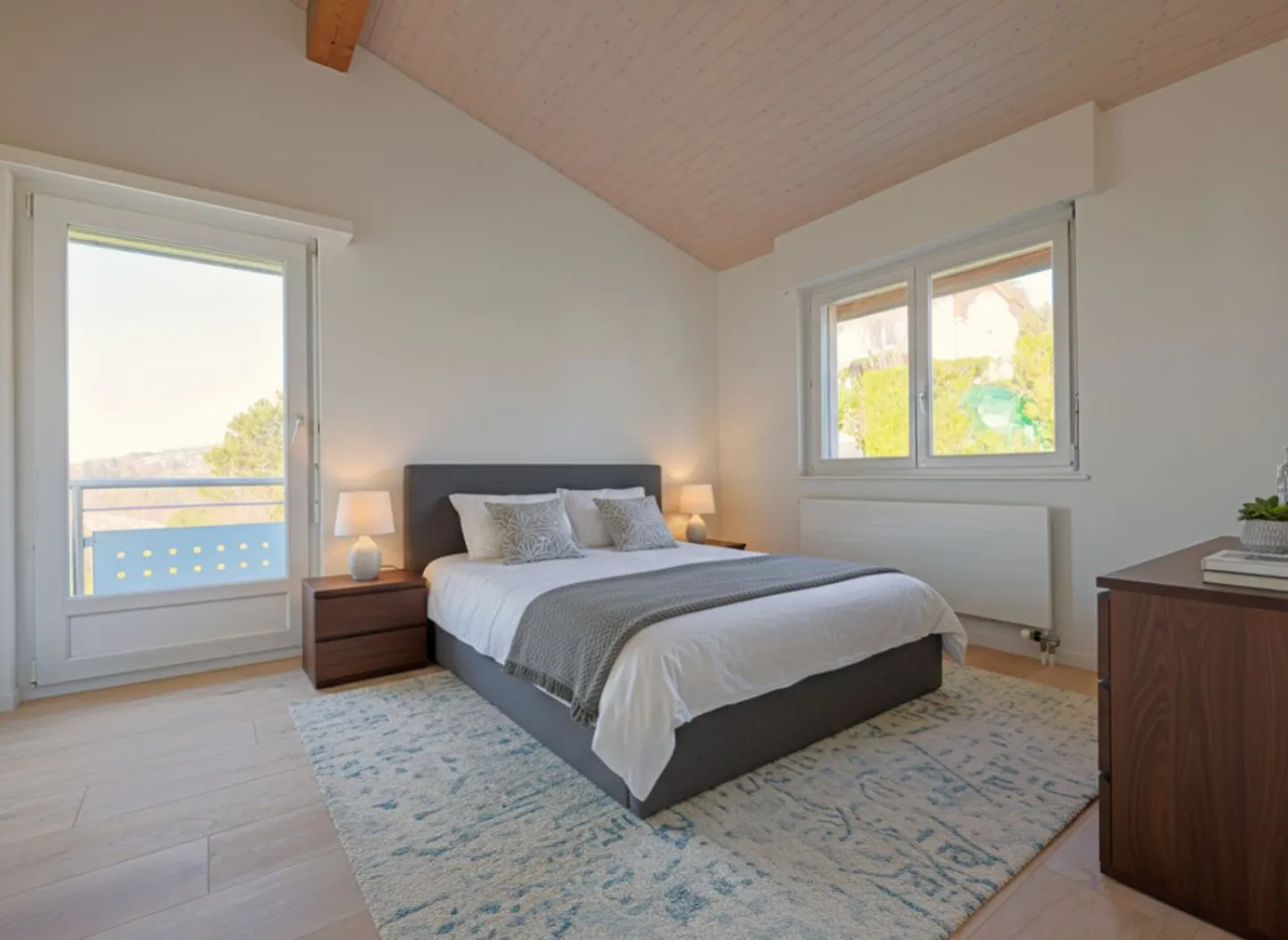 Magnifico appartamento 4p / 2 camere / Vista mozzafiato sul lago e sulle montagne - Foto 7 di 12