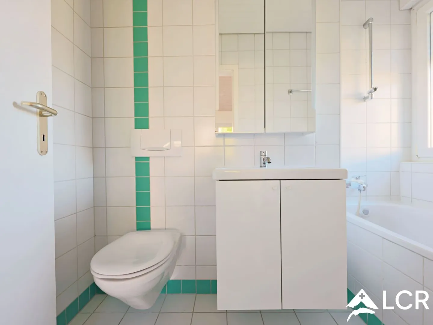 Magnifico appartamento 4p / 2 camere / Vista mozzafiato sul lago e sulle montagne - Foto 8 di 12