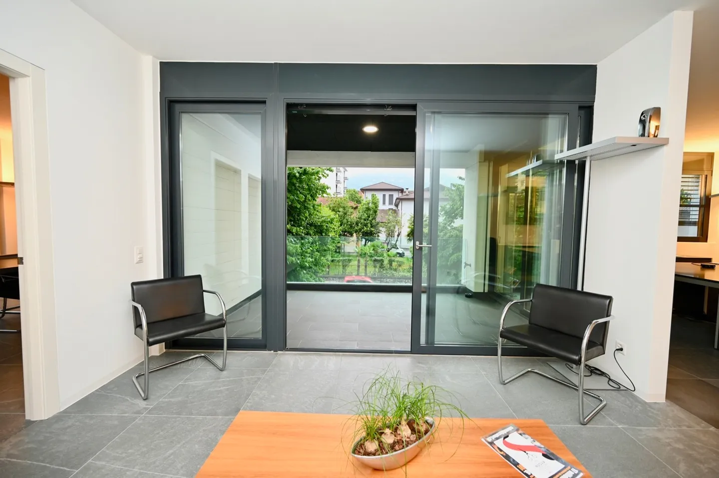 Elegant Apartment in City Center - Photo 6 of 18