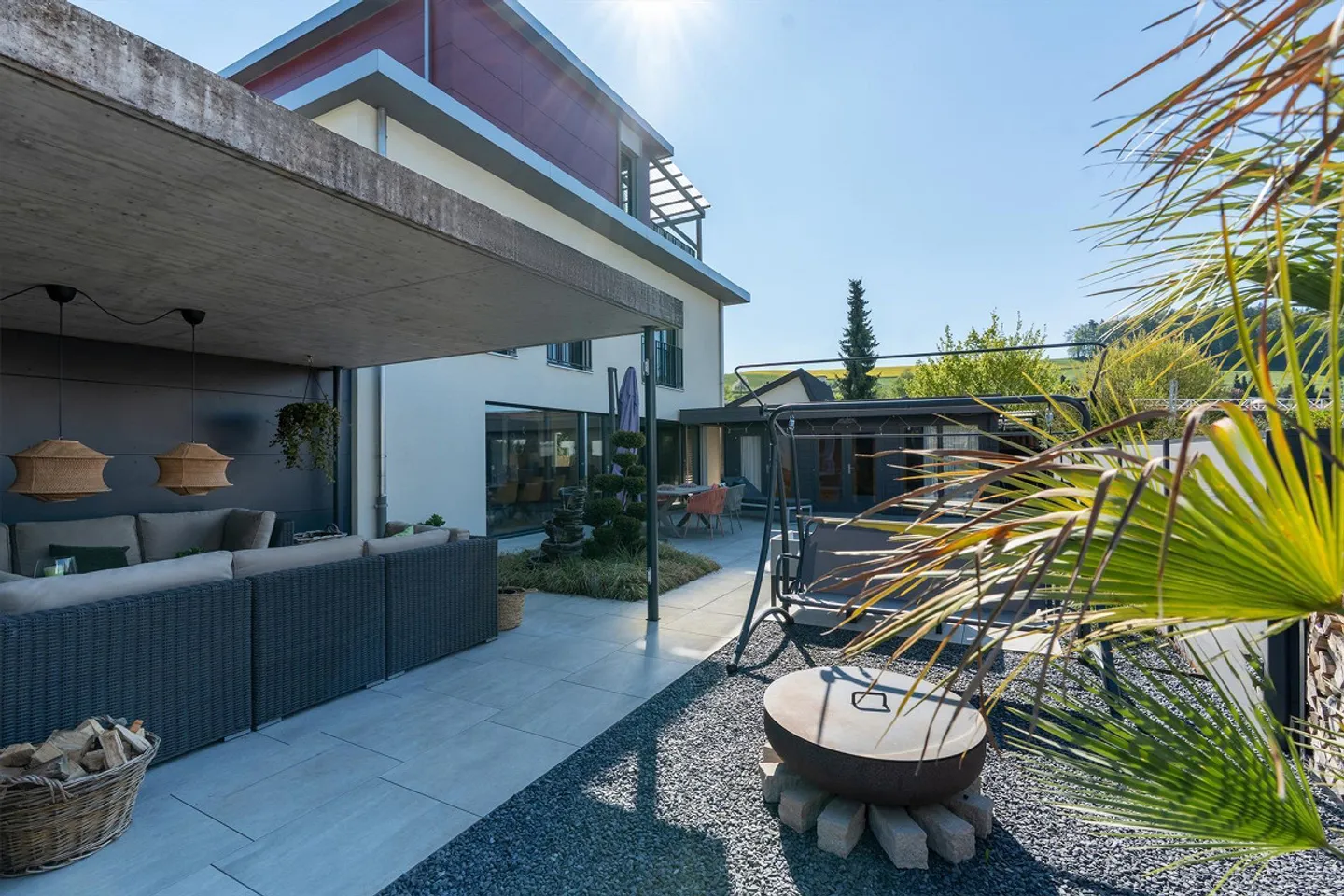 Luxuriöses Einfamilienhaus mit privater Garten-Oase - Foto 3 von 23
