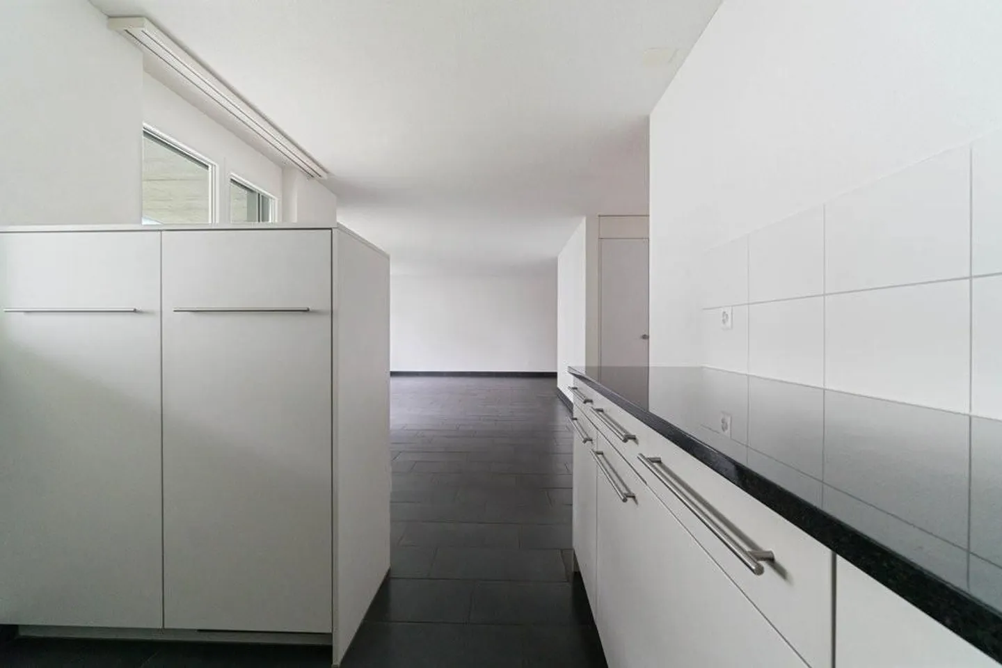 Your Family Happiness - Attractive Apartment Close to the City - Photo 3 of 11