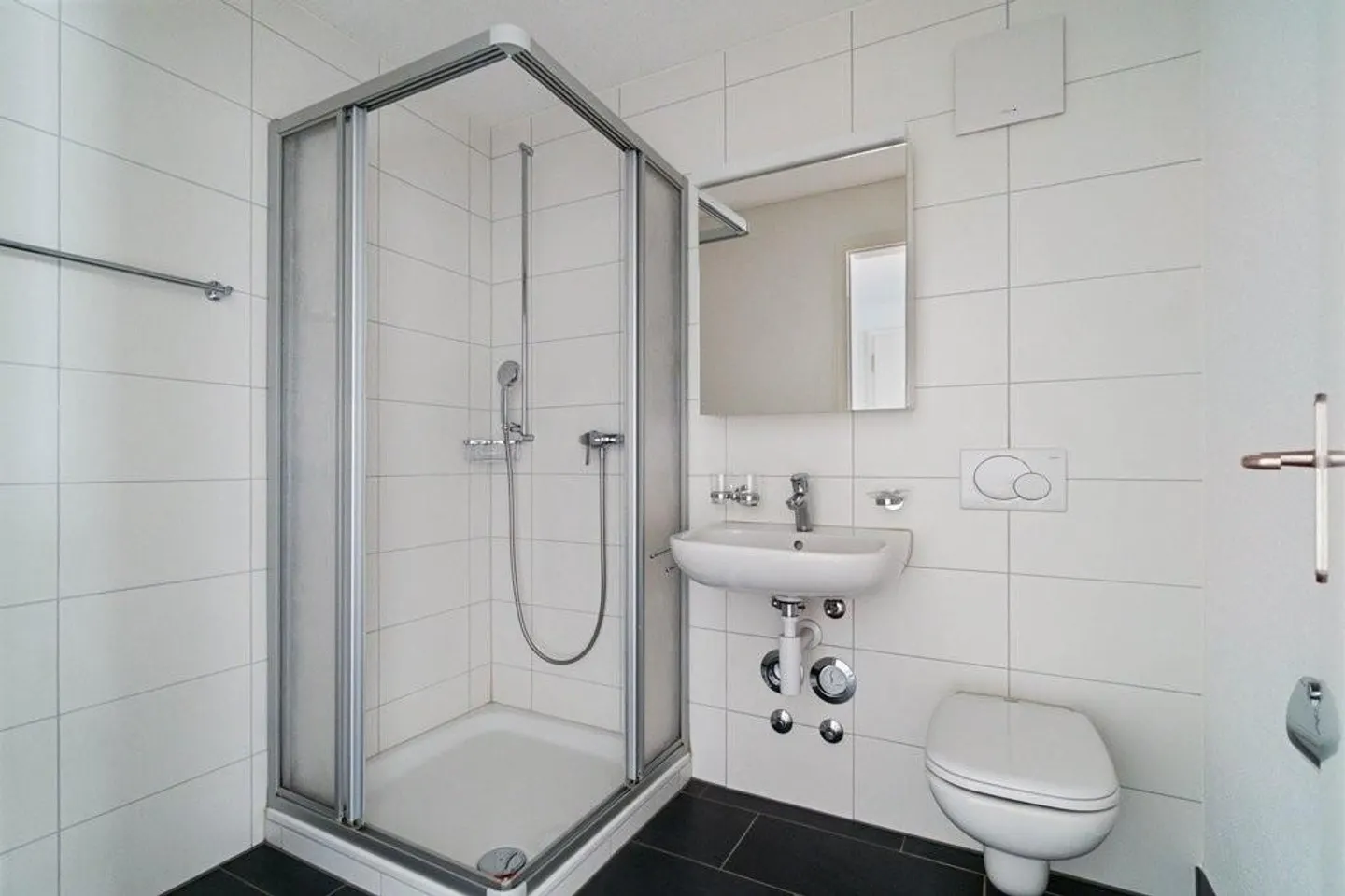 Your Family Happiness - Attractive Apartment Close to the City - Photo 4 of 11