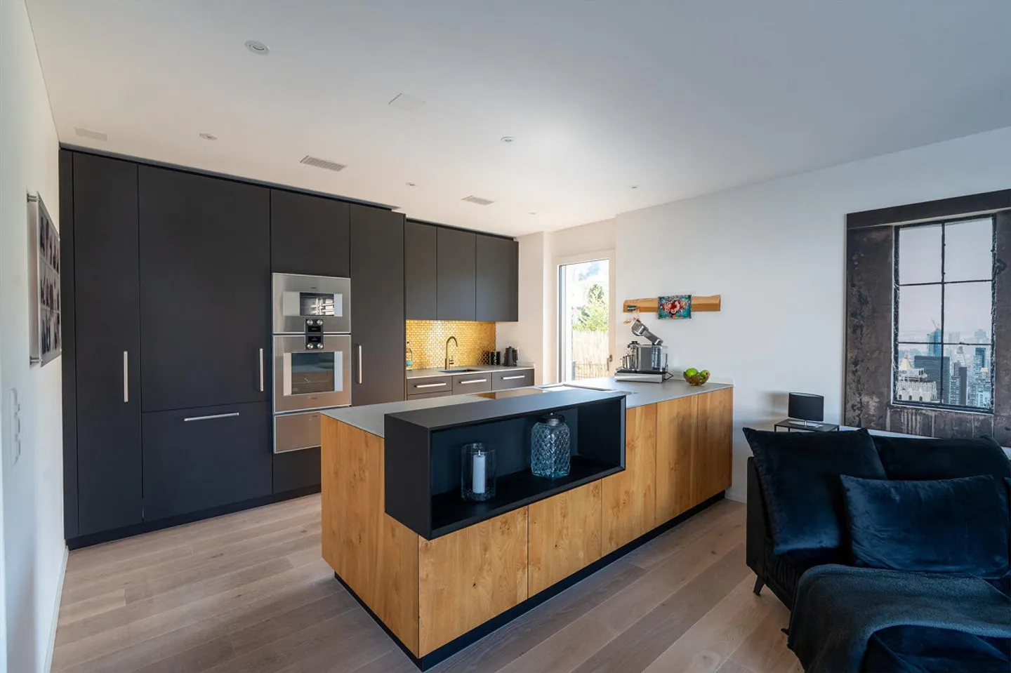 Luxuriöses Einfamilienhaus mit privater Garten-Oase - Foto 10 von 23