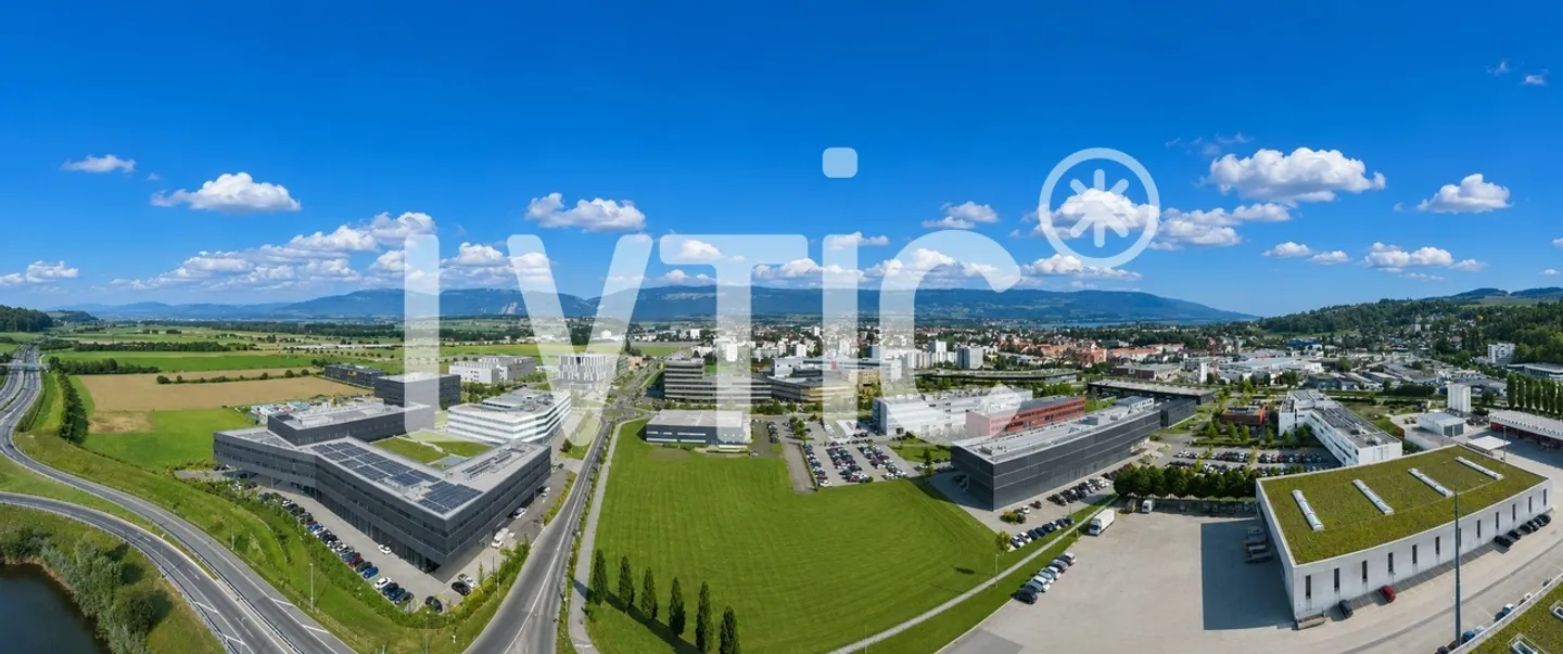 Industrial building on a 17,000 m2 plot for sale in Yverdon - Photo 4 of 13