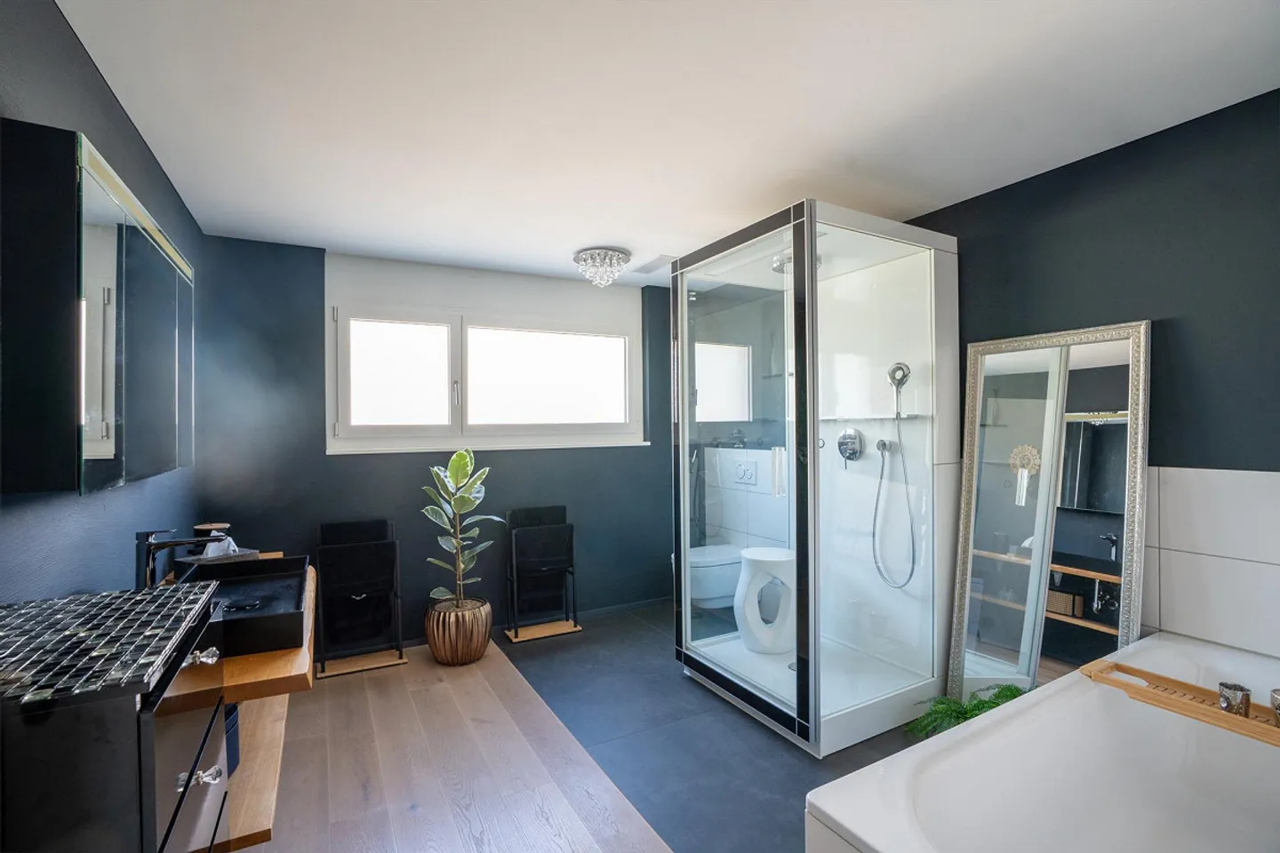 Luxuriöses Einfamilienhaus mit privater Garten-Oase - Foto 17 von 23