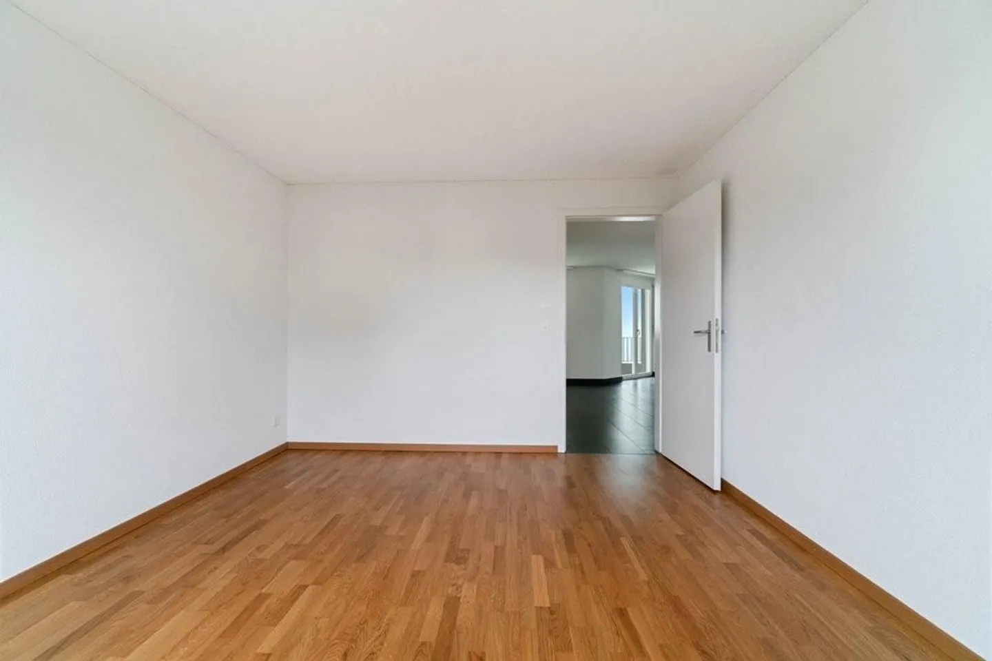 Your Family Happiness - Attractive Apartment Close to the City - Photo 9 of 11