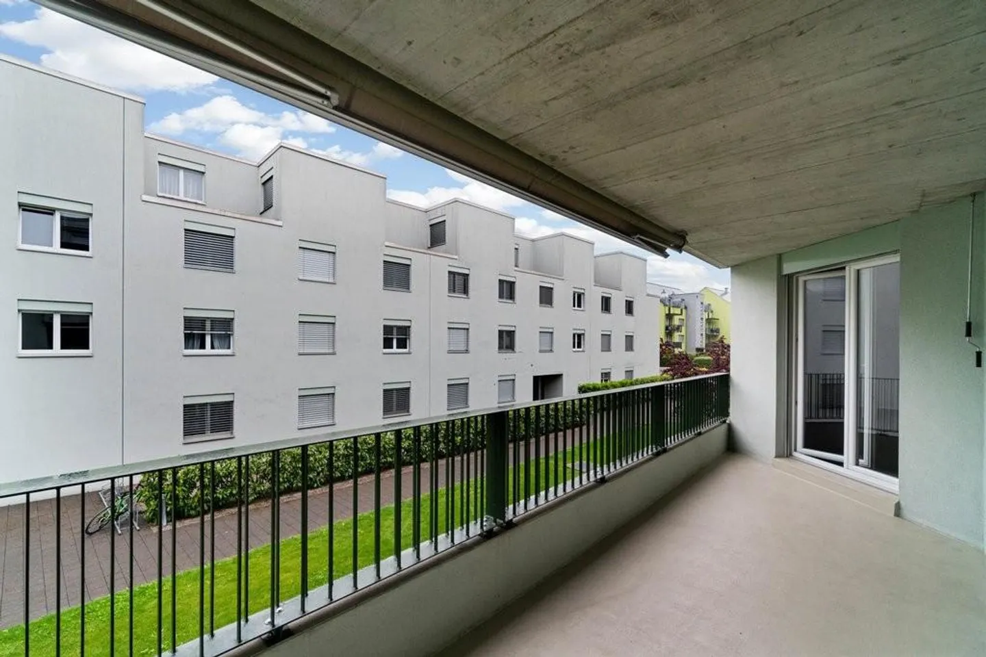 Your Family Happiness - Attractive Apartment Close to the City - Photo 10 of 11