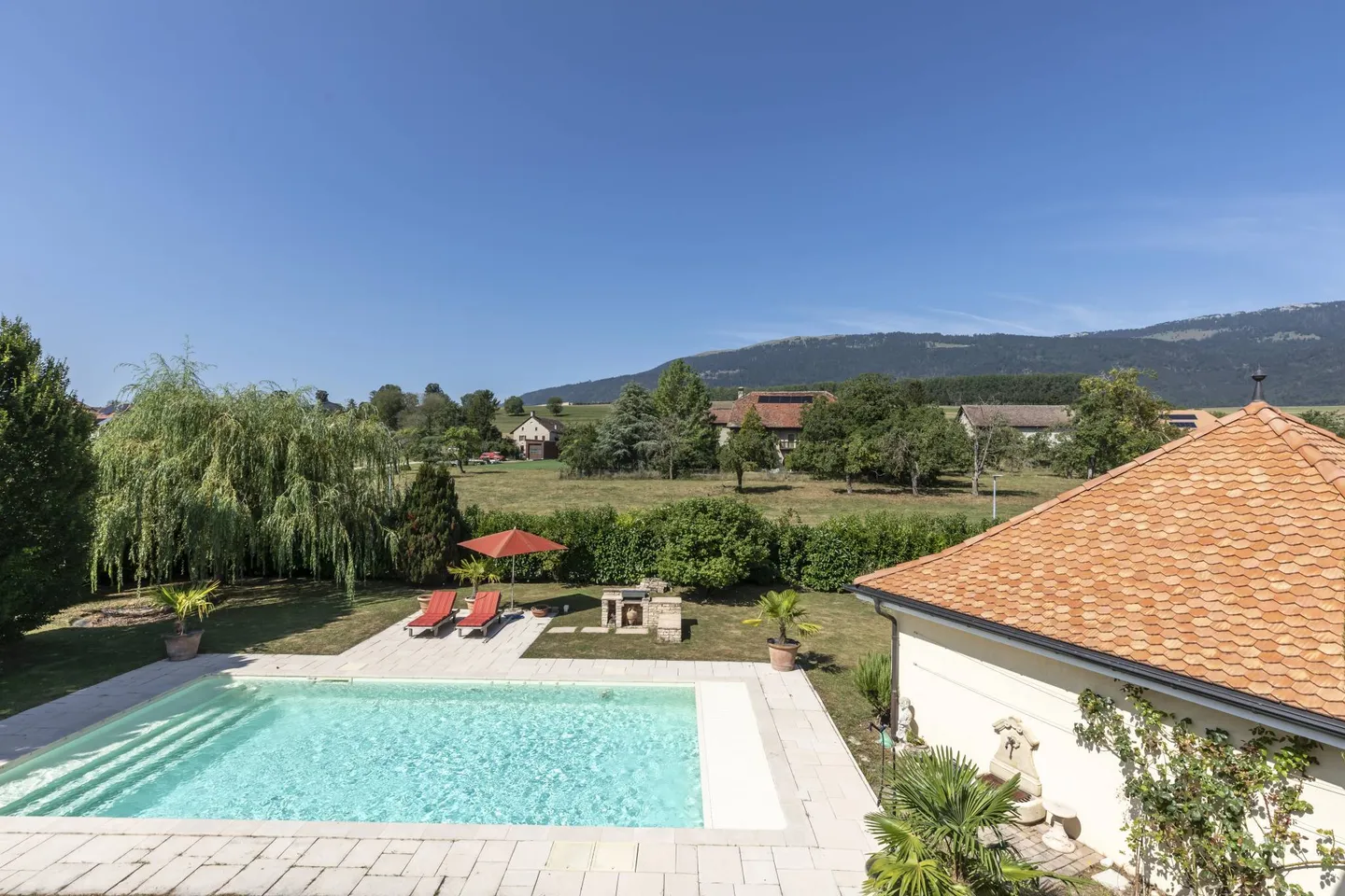 Exceptional Villa with Pool - Photo 9 of 10