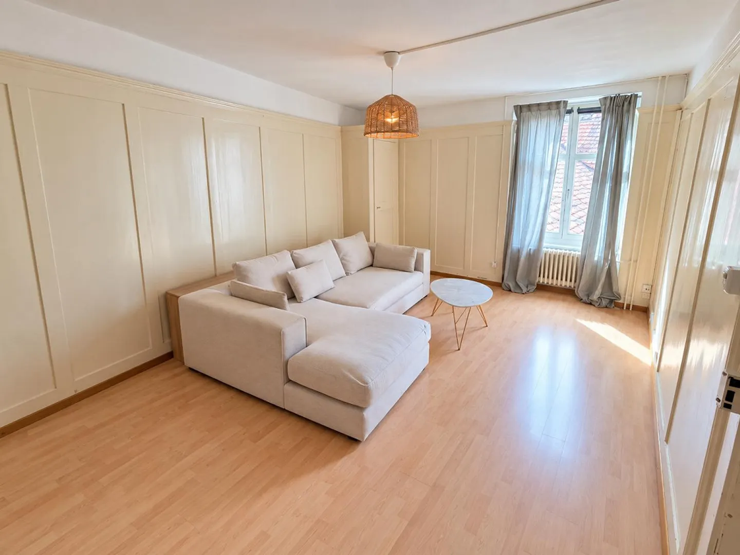 Charmante appartement 3.5 pièces au cœur de la vieille ville - Photo 2 sur 11