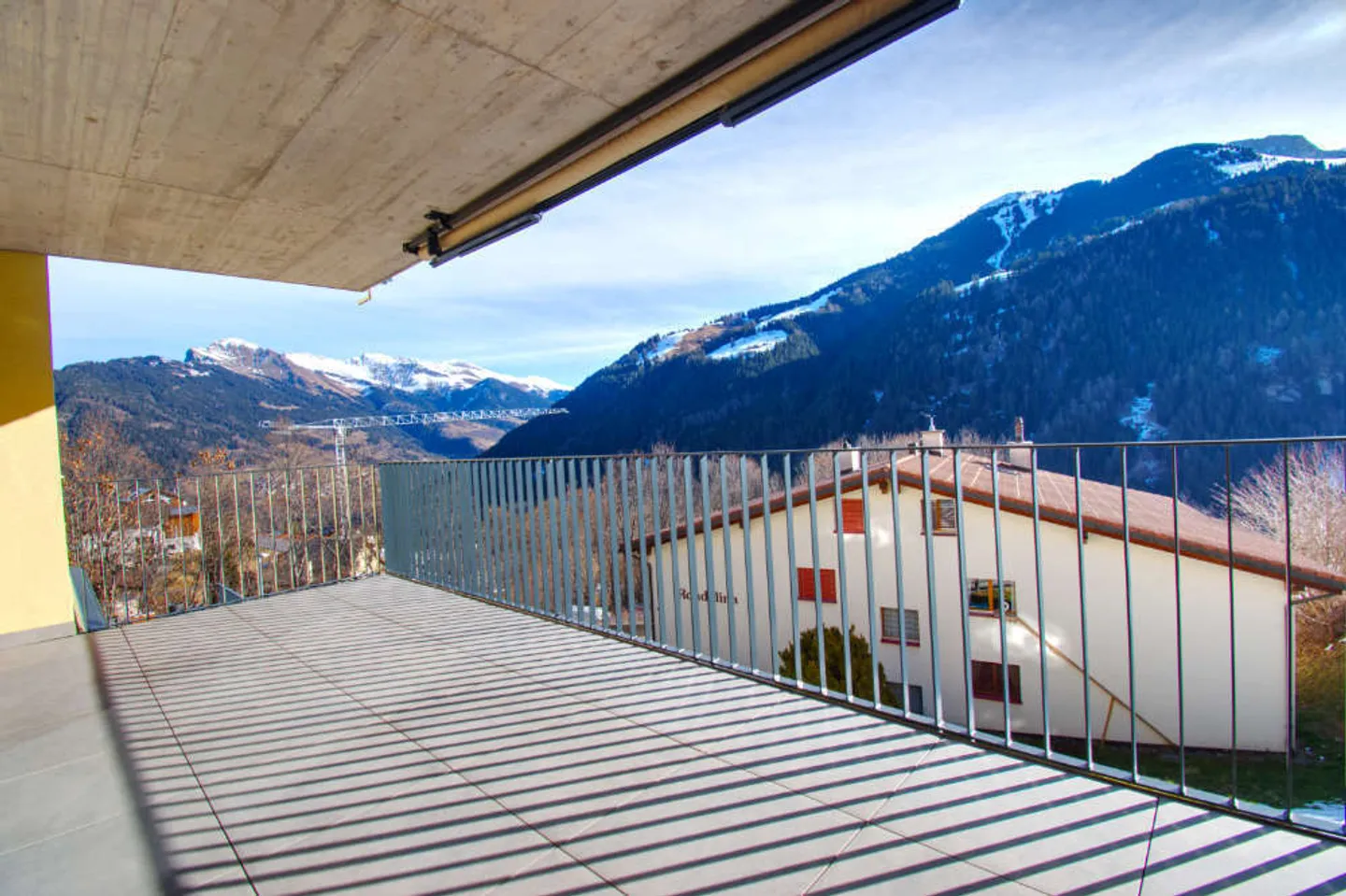 Discover this spacious 4.5-room apartment on the first floor - Photo 7 of 9