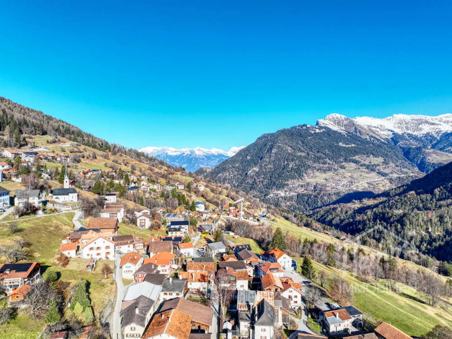 Discover this spacious 4.5-room apartment on the first floor - Photo 8 of 9