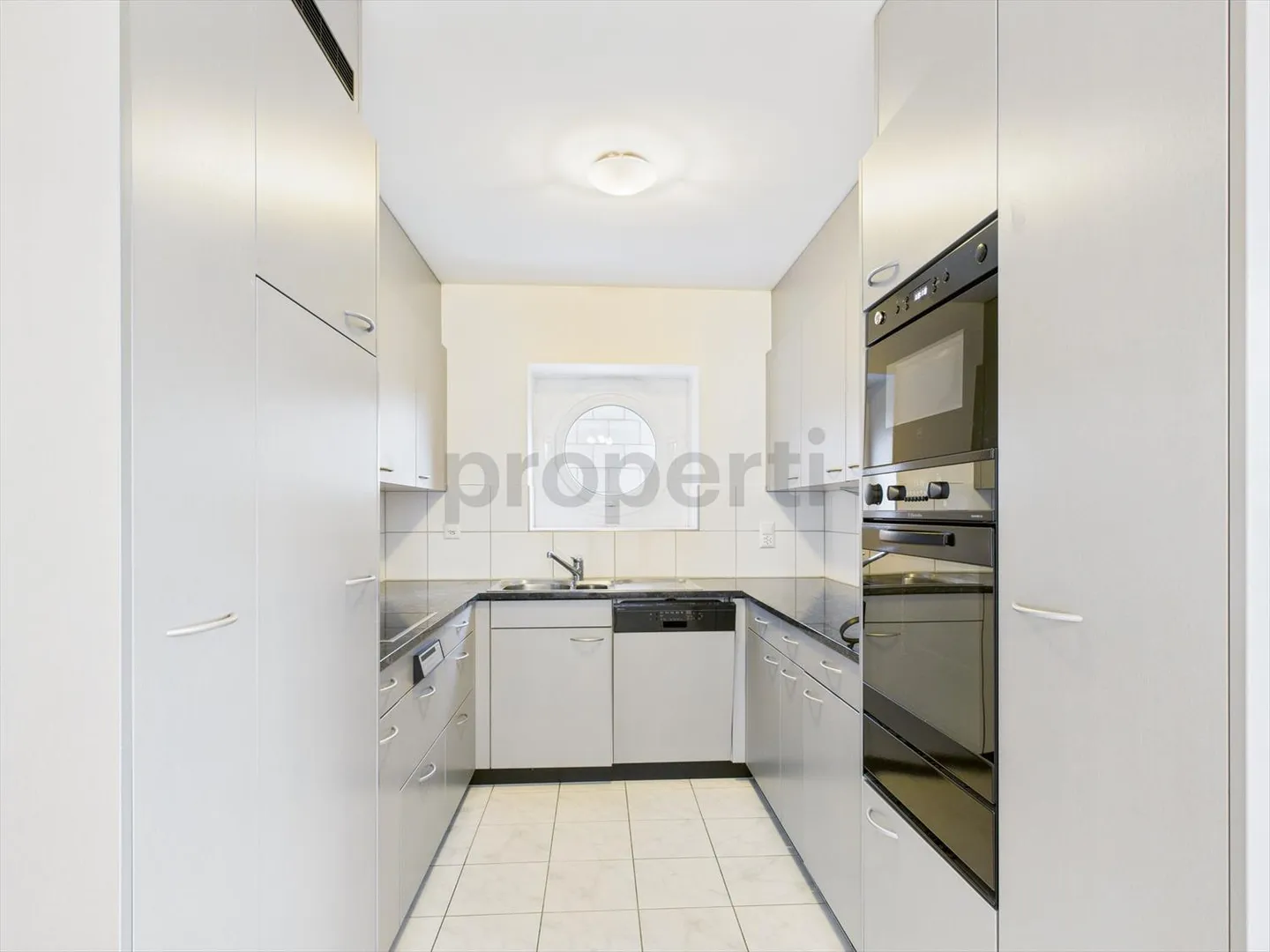 Appartamento elegante di 3,5 locali in posizione ricercata a Zurigo - Foto 2 di 12