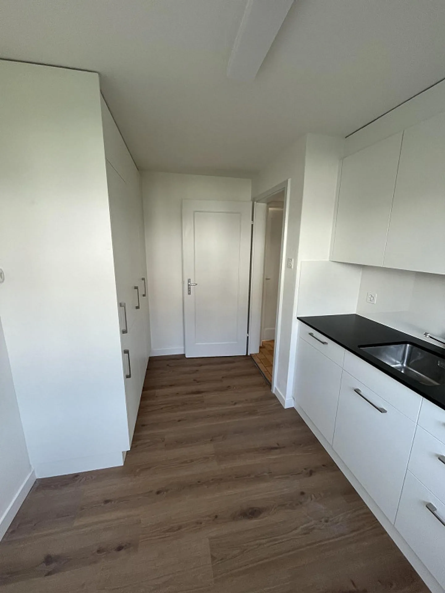 Comprehensively renovated 5.5-room house with garden and garage - Photo 1 of 14