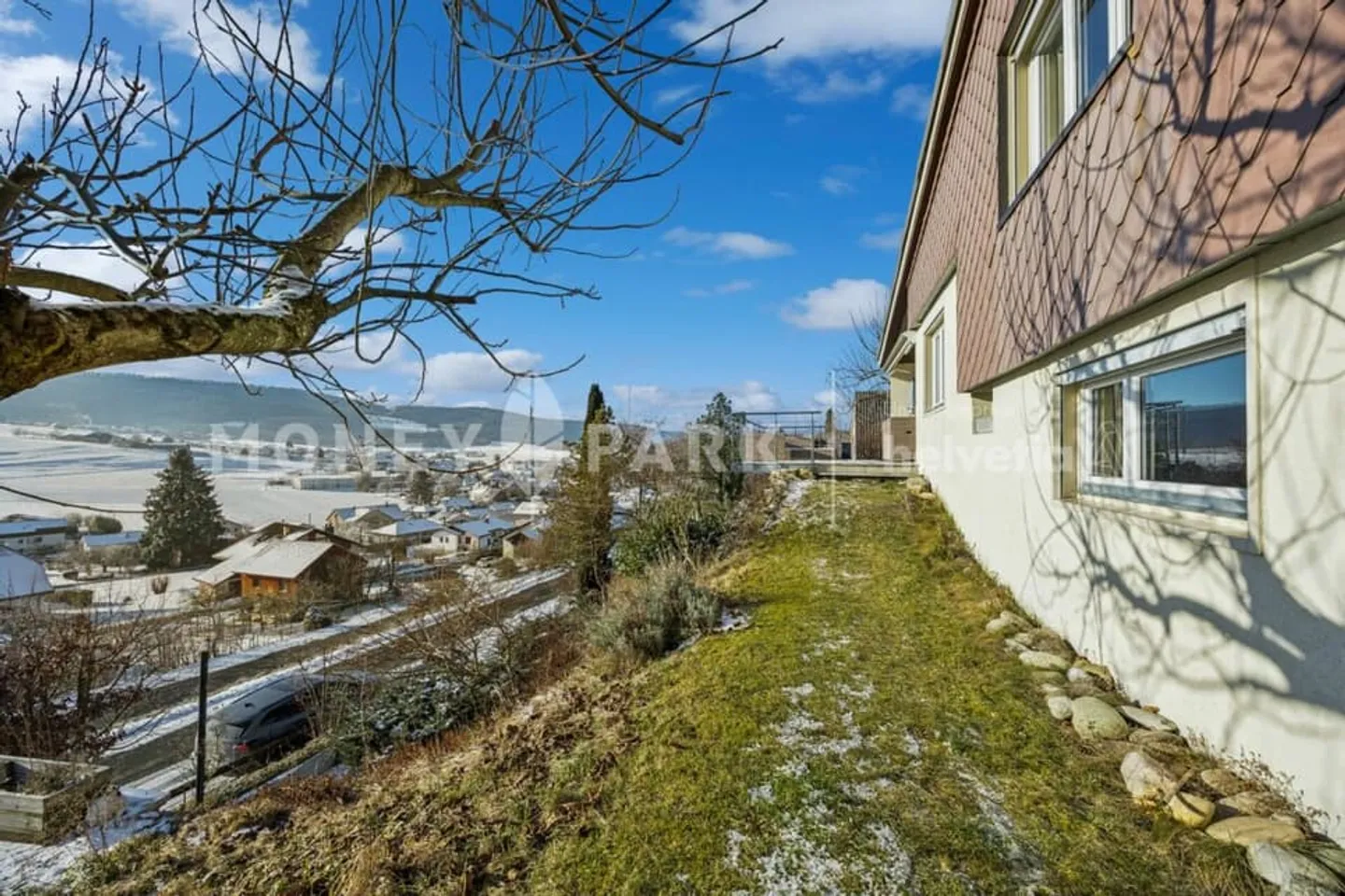 Einfamilienhaus mit 5,5 Zimmern und herrlichem Blick - Foto 11 von 13