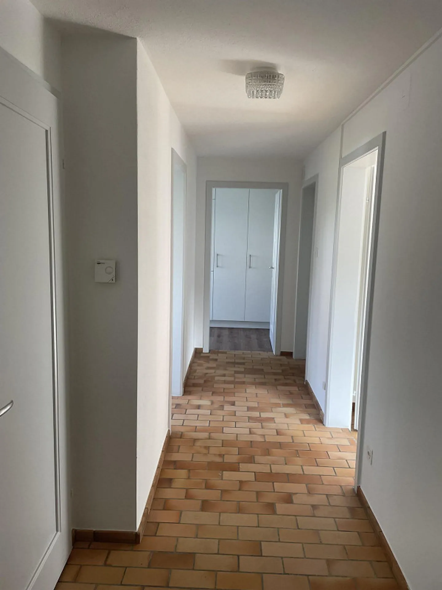 Comprehensively renovated 5.5-room house with garden and garage - Photo 7 of 14