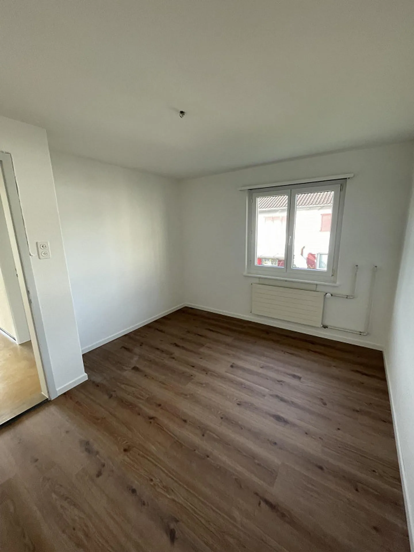 Comprehensively renovated 5.5-room house with garden and garage - Photo 5 of 14