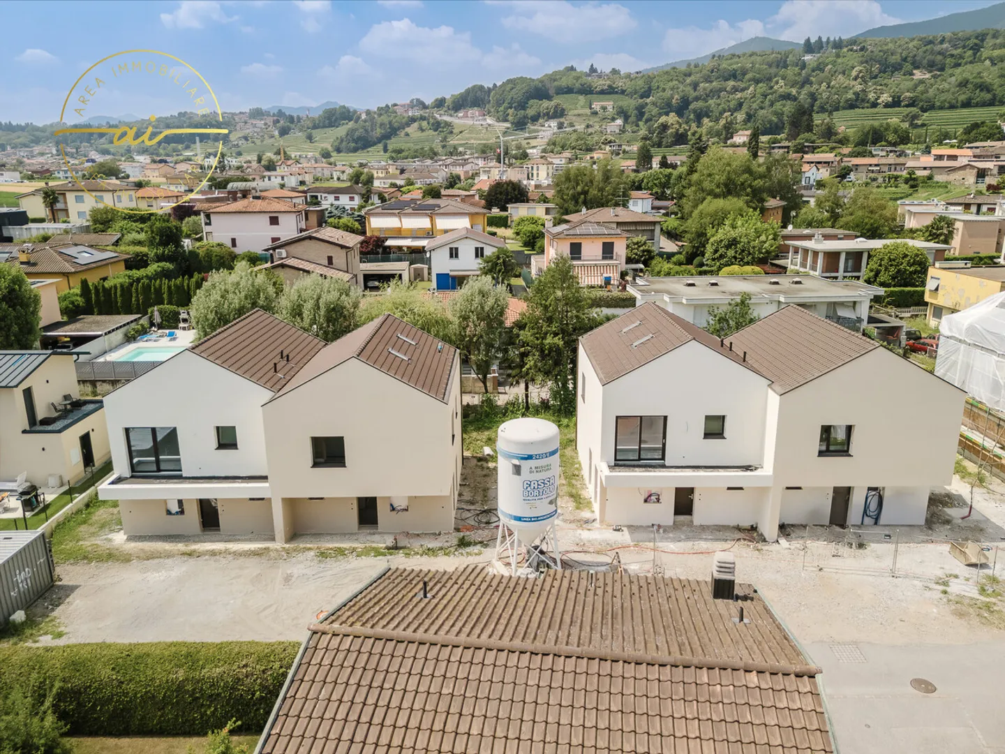 NEUE VILLA IM BAU MIT PRIVATGARTEN - Foto 8 von 13