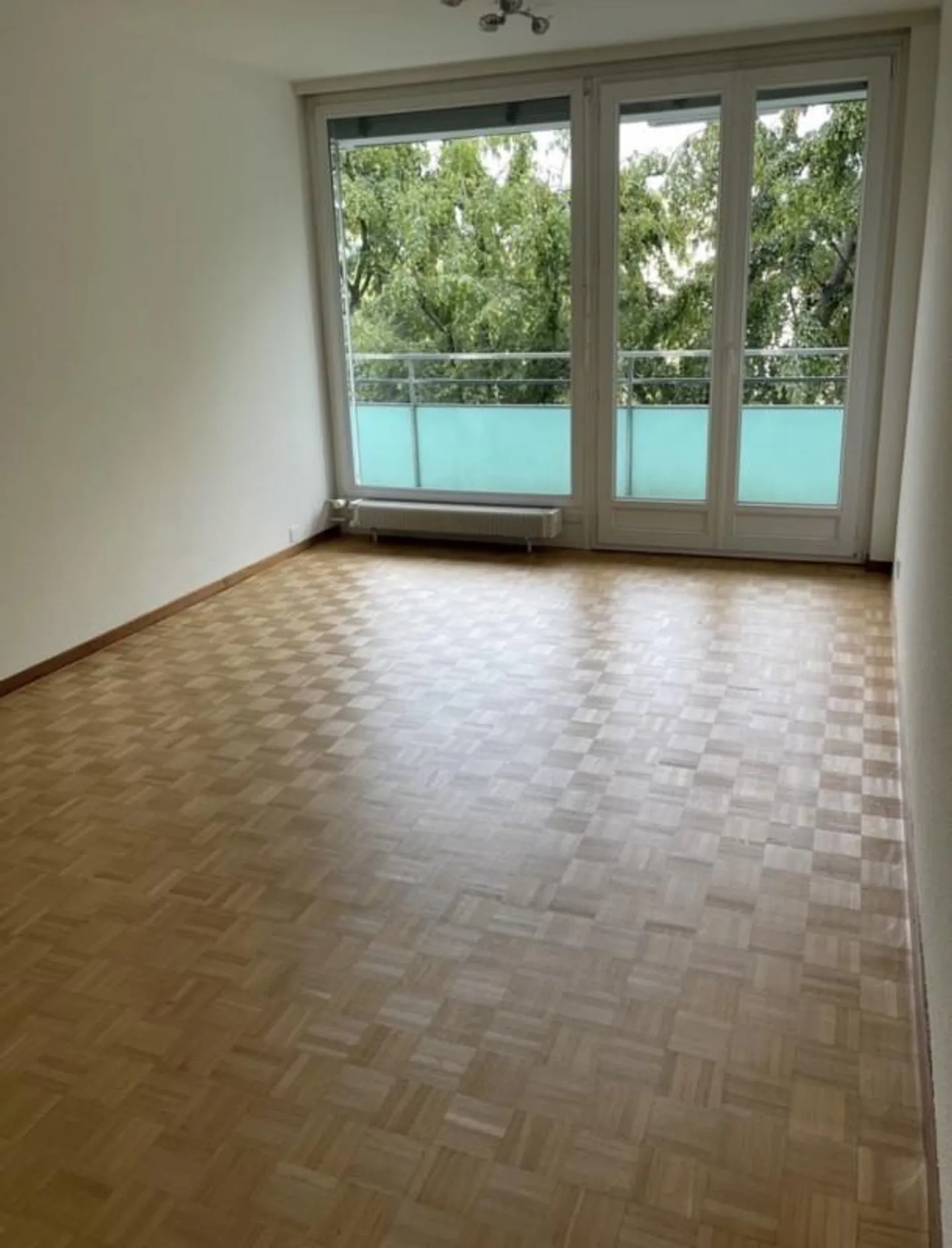 MIETÜBERNAHME - SUPERB 3-ZIMMER WOHNUNG IN CHÂTELAINE - Foto 2 von 10