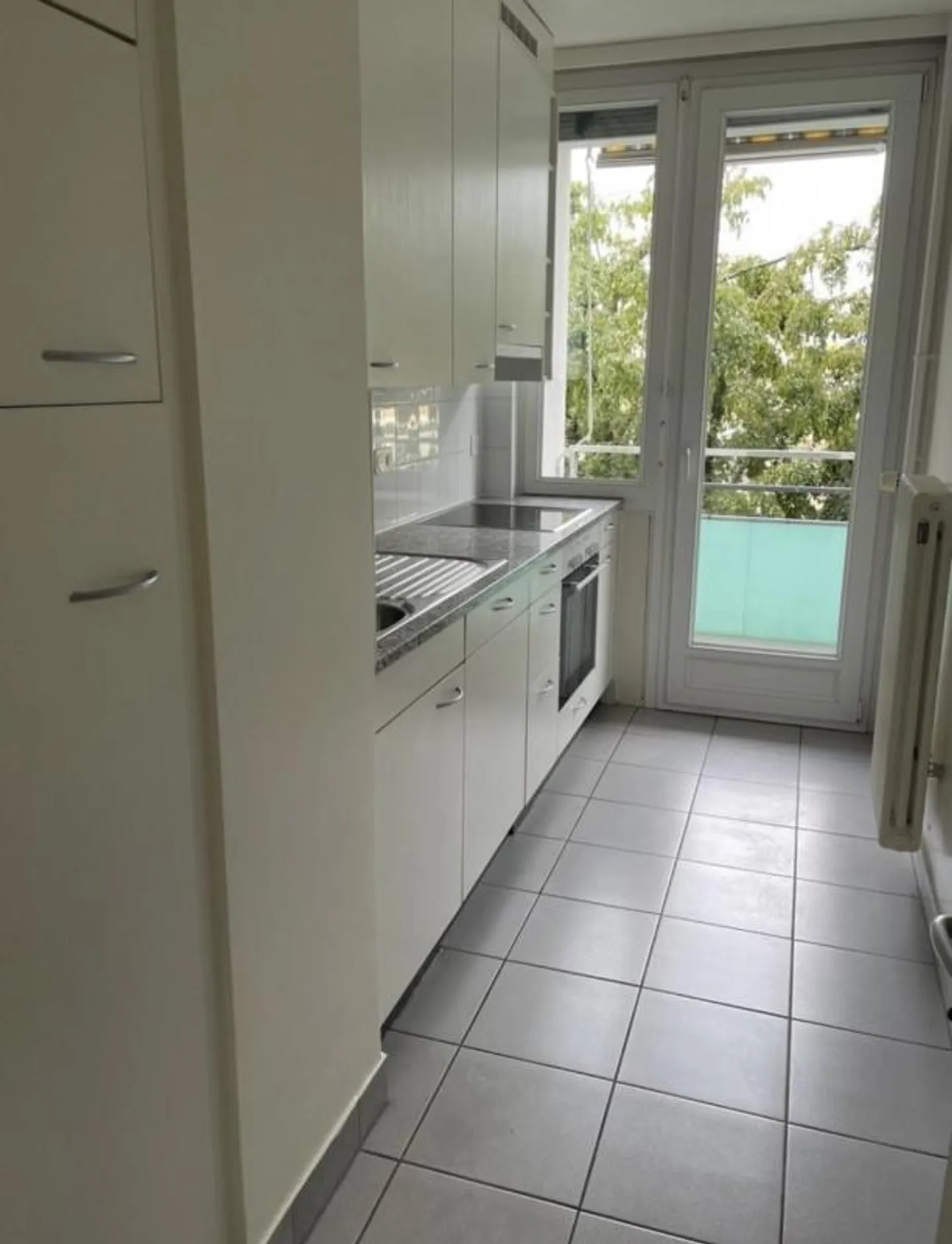 MIETÜBERNAHME - SUPERB 3-ZIMMER WOHNUNG IN CHÂTELAINE - Foto 3 von 10