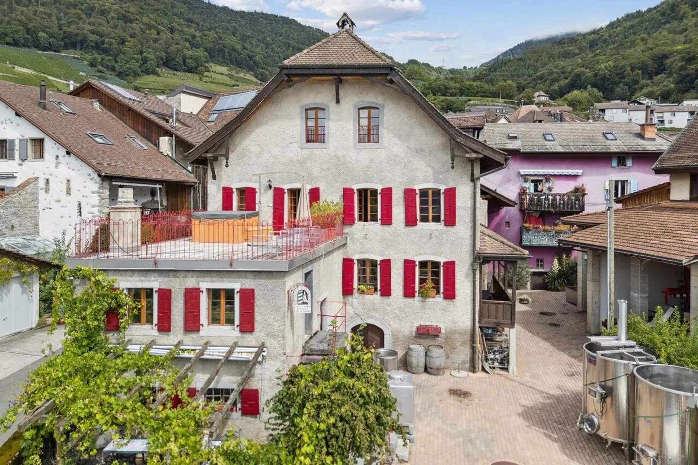 Selten! Im Dorf Ollon authentisches Winzerhaus & Nebengebäude - Foto 1 von 31