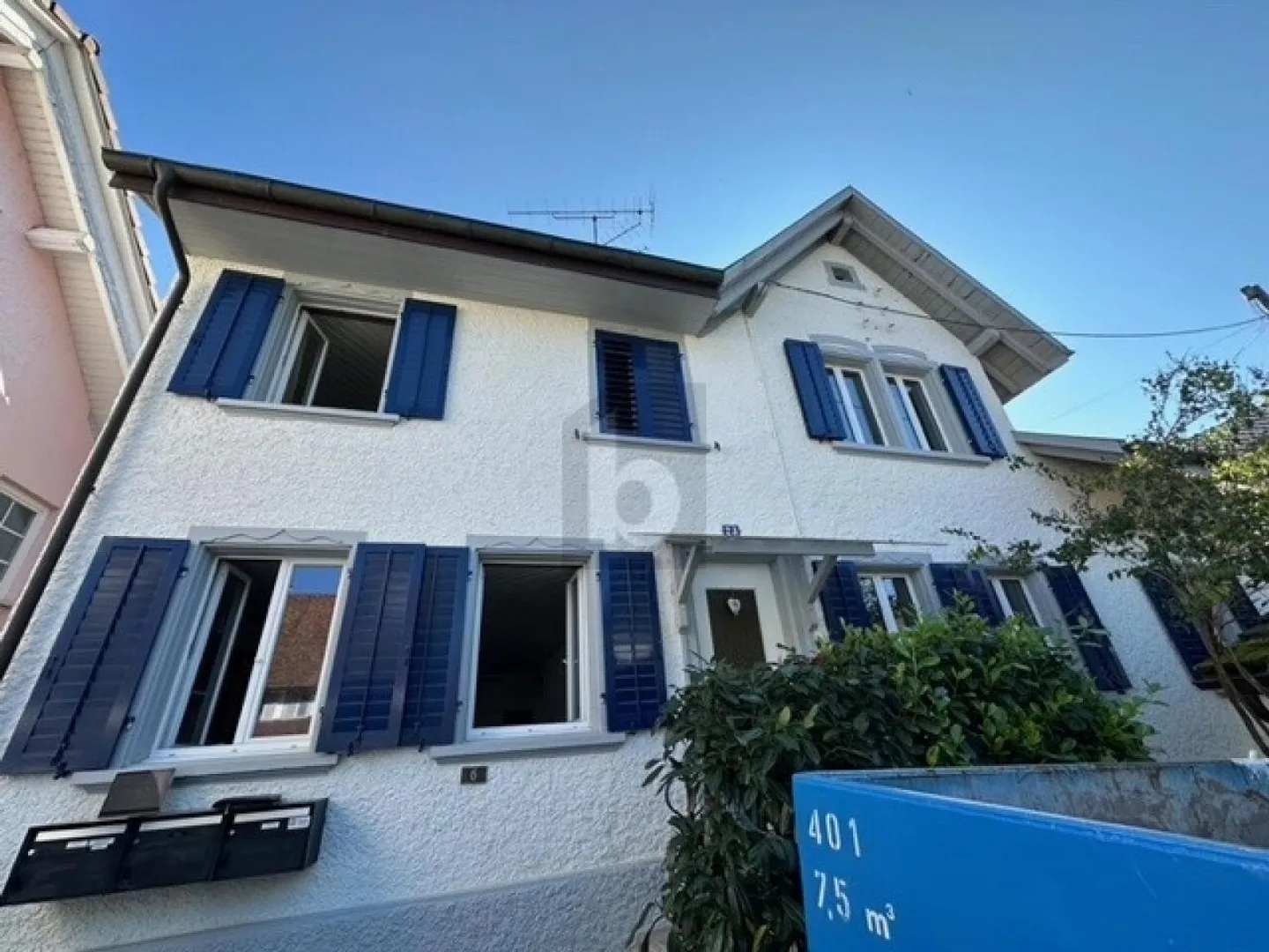 MODERNE, BAIGNÉE DE LUMIÈRE & AVEC ACCÈS AU JARDIN - Photo 1 sur 6