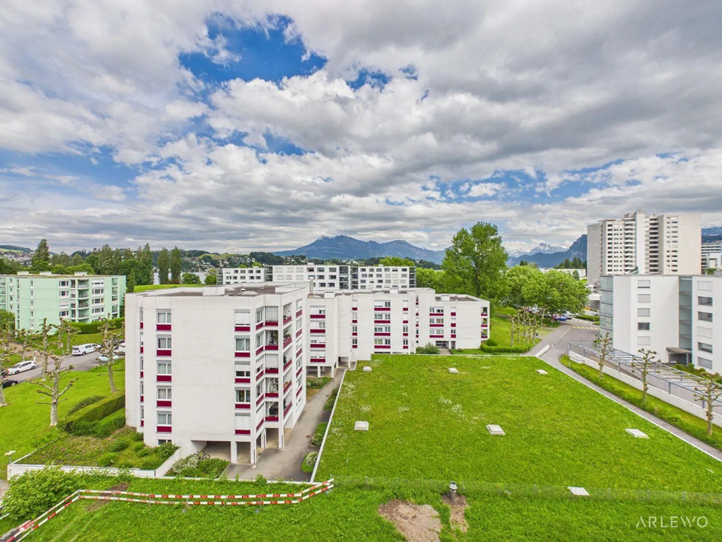 Appartement en attique avec vue - vue panoramique sur les montagnes et le lac - Photo 1 sur 13
