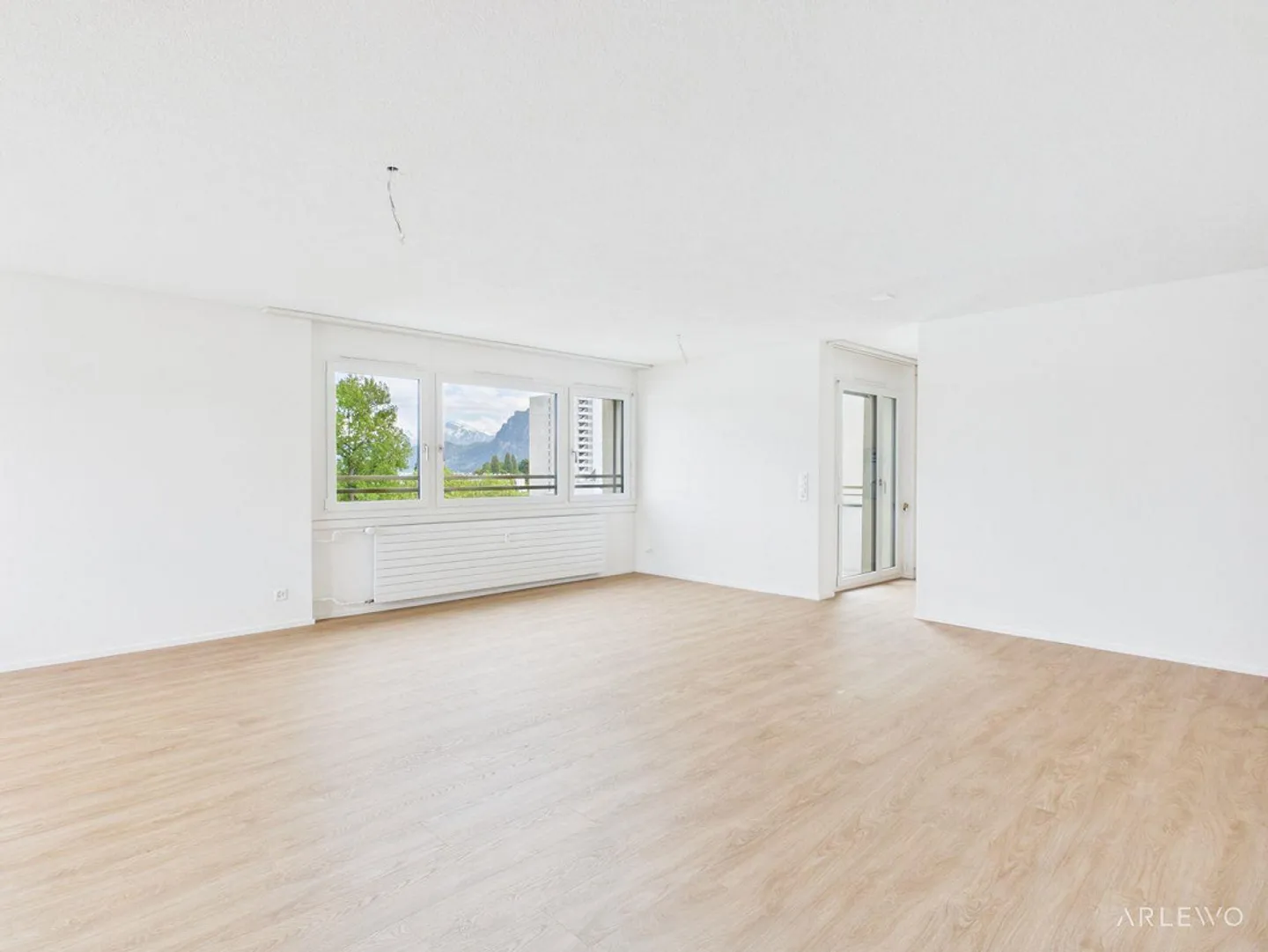 Appartement en attique avec vue - vue panoramique sur les montagnes et le lac - Photo 4 sur 13