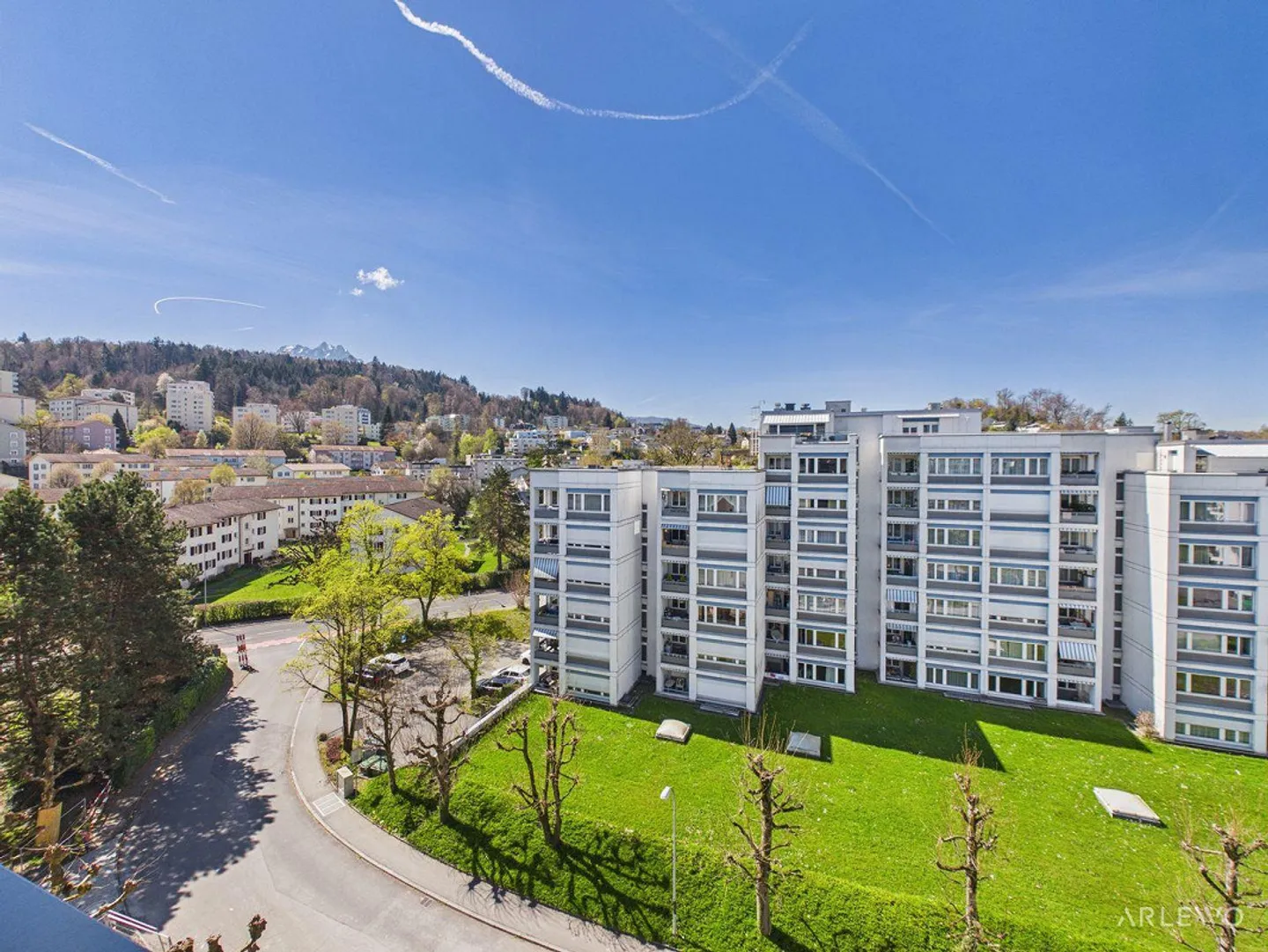 Appartement en attique avec vue - vue panoramique sur les montagnes et le lac - Photo 11 sur 13
