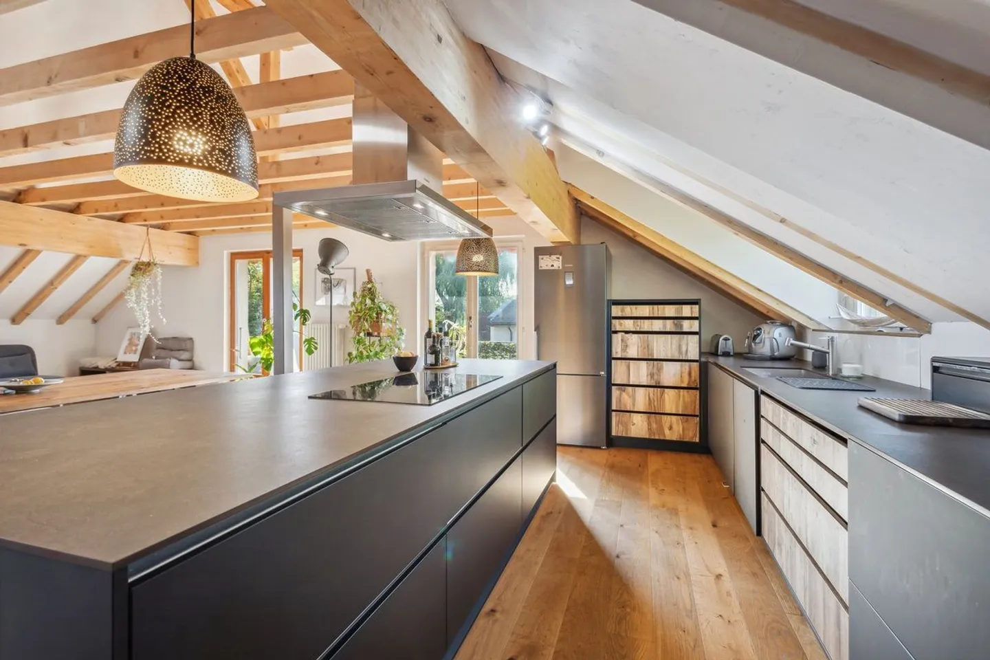 Charmant attique de type loft de 4.5pcs au calme à Mont-Sur-Rolle - Photo 1 sur 10