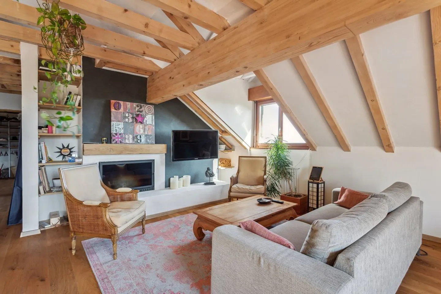 Charmant attique de type loft de 4.5pcs au calme à Mont-Sur-Rolle - Photo 5 sur 10