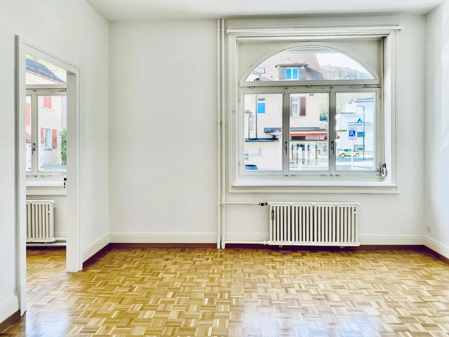 Magnifique grand appartement avec de grandes fenêtres - Photo 5 sur 14