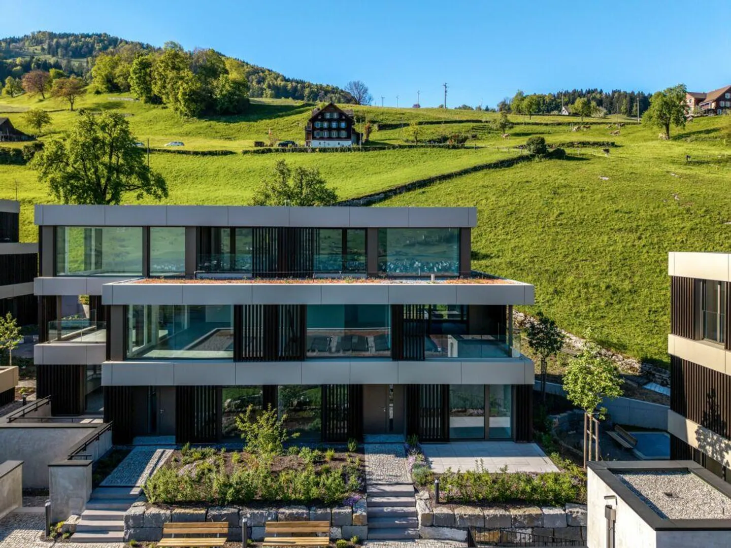Exclusive Living with a View - Photo 6 of 7