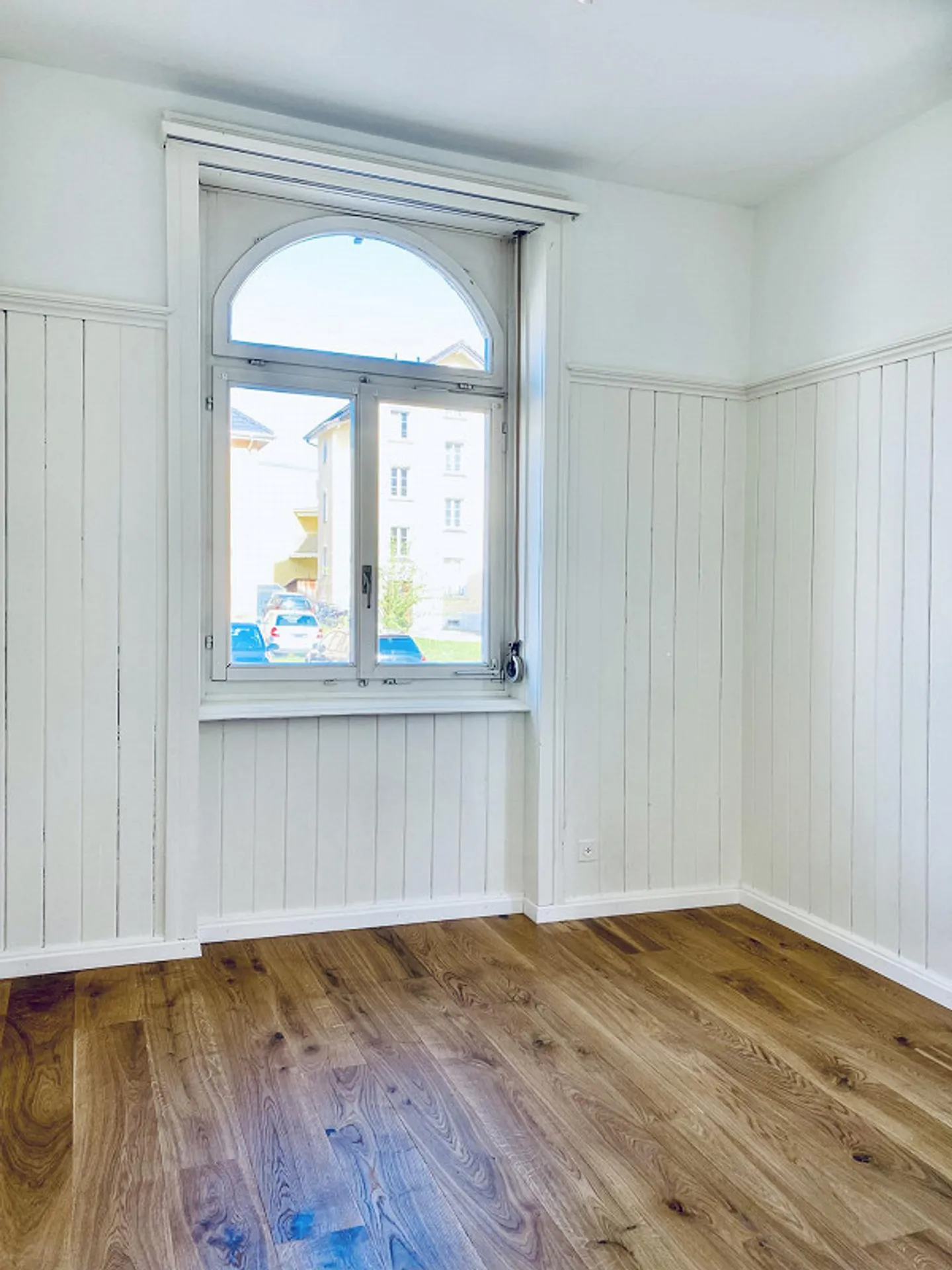 Magnifique grand appartement avec de grandes fenêtres - Photo 8 sur 14