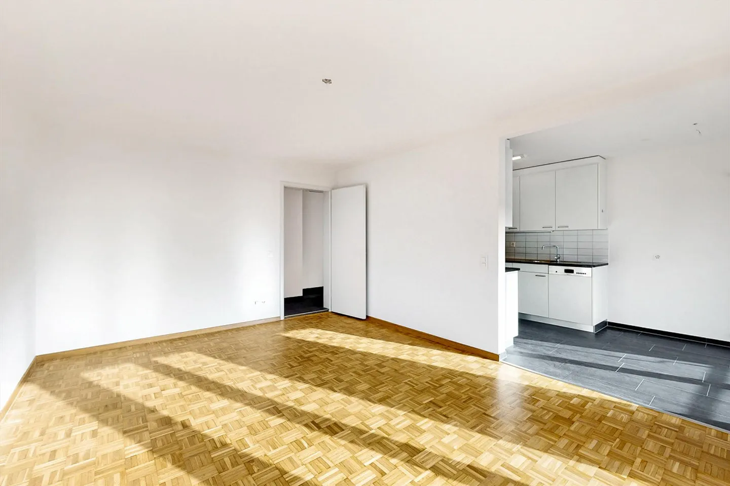 Sanierte Wohnung in Dietikon - Foto 2 von 4