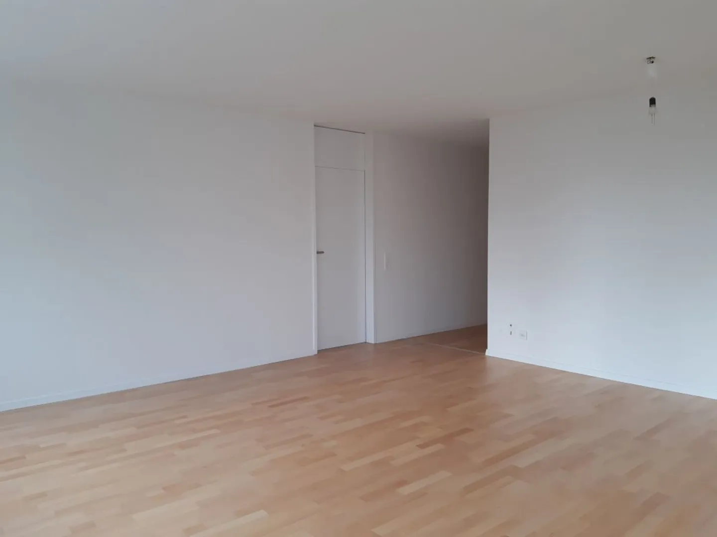 Lichtdurchflutete 4 1/2 Zimmer mit Balkon - Foto 6 von 12