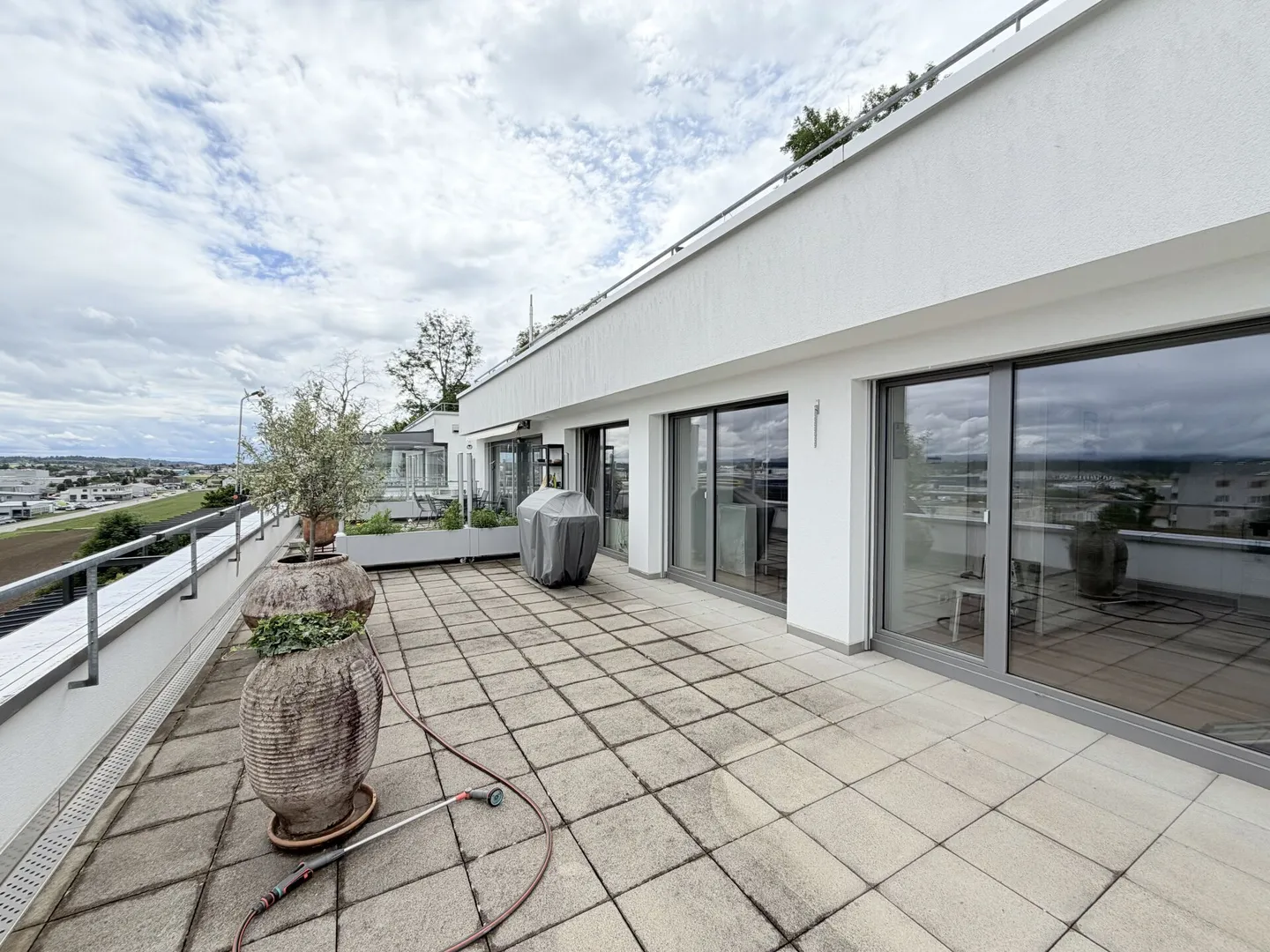 Dreamlike Alpine View Meets Living Comfort - 5.5-Room Apartment with XXL Terrace - Photo 12 of 15