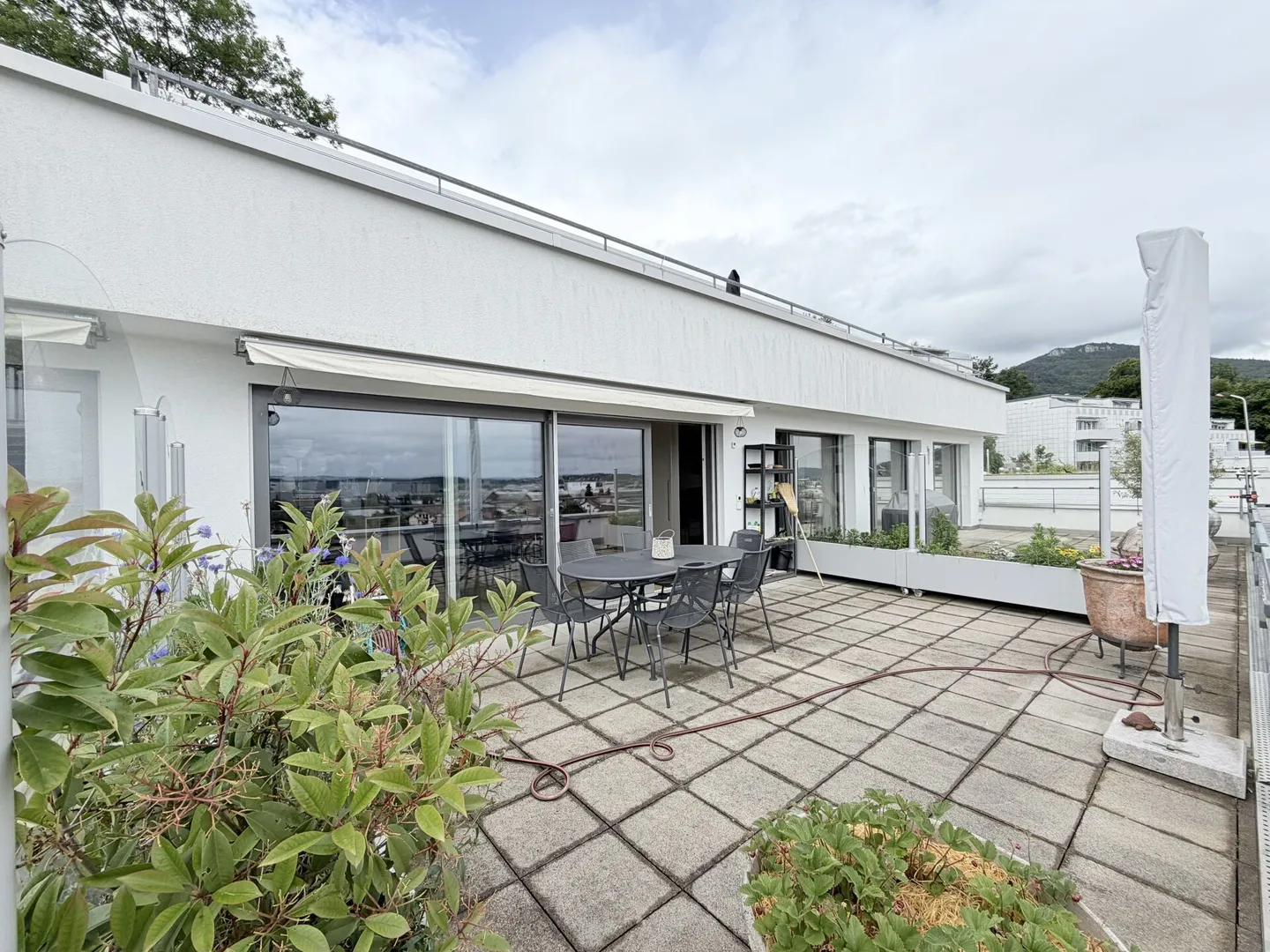 Dreamlike Alpine View Meets Living Comfort - 5.5-Room Apartment with XXL Terrace - Photo 13 of 15