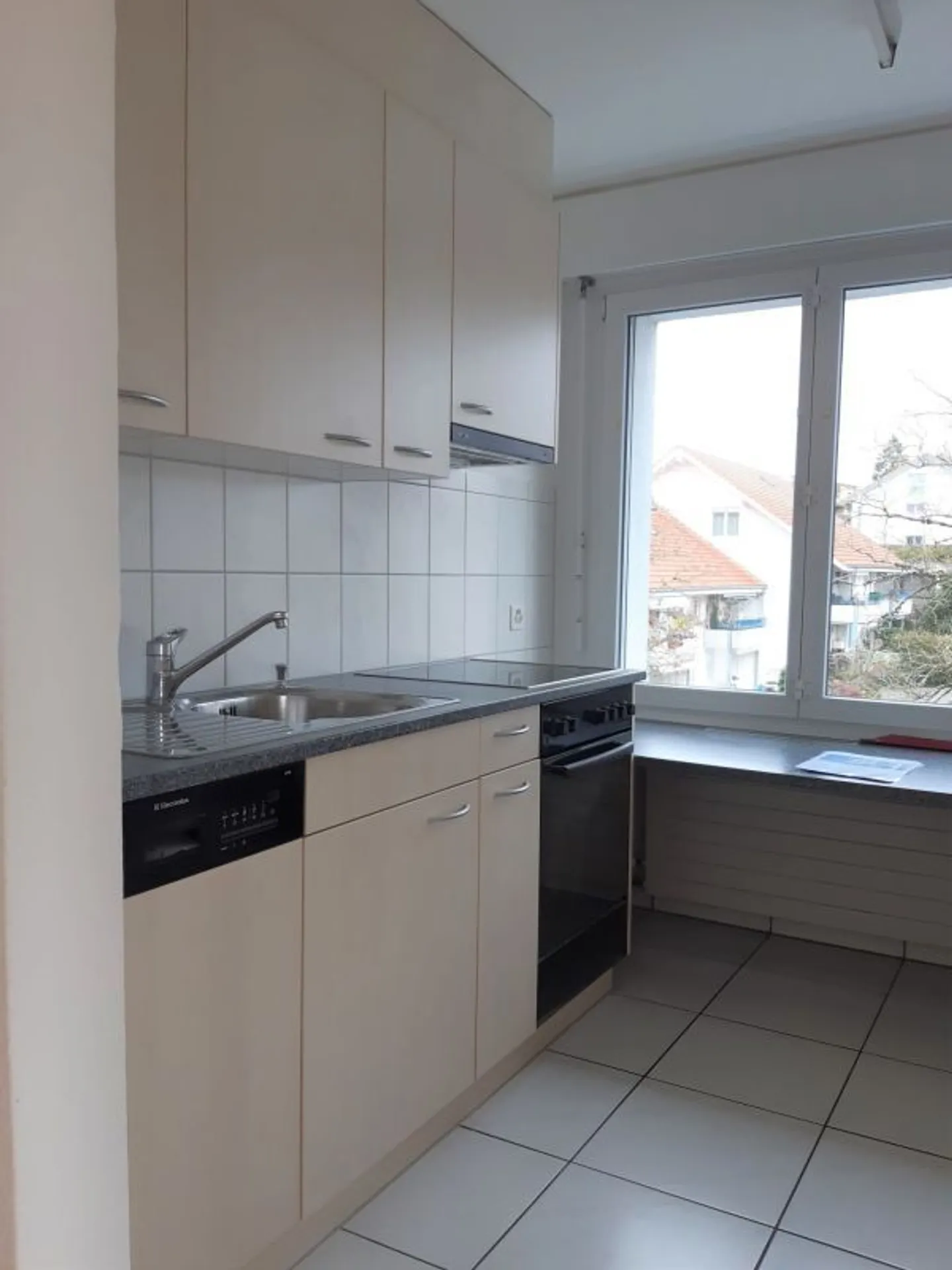 Lichtdurchflutete 4 1/2 Zimmer mit Balkon - Foto 7 von 12