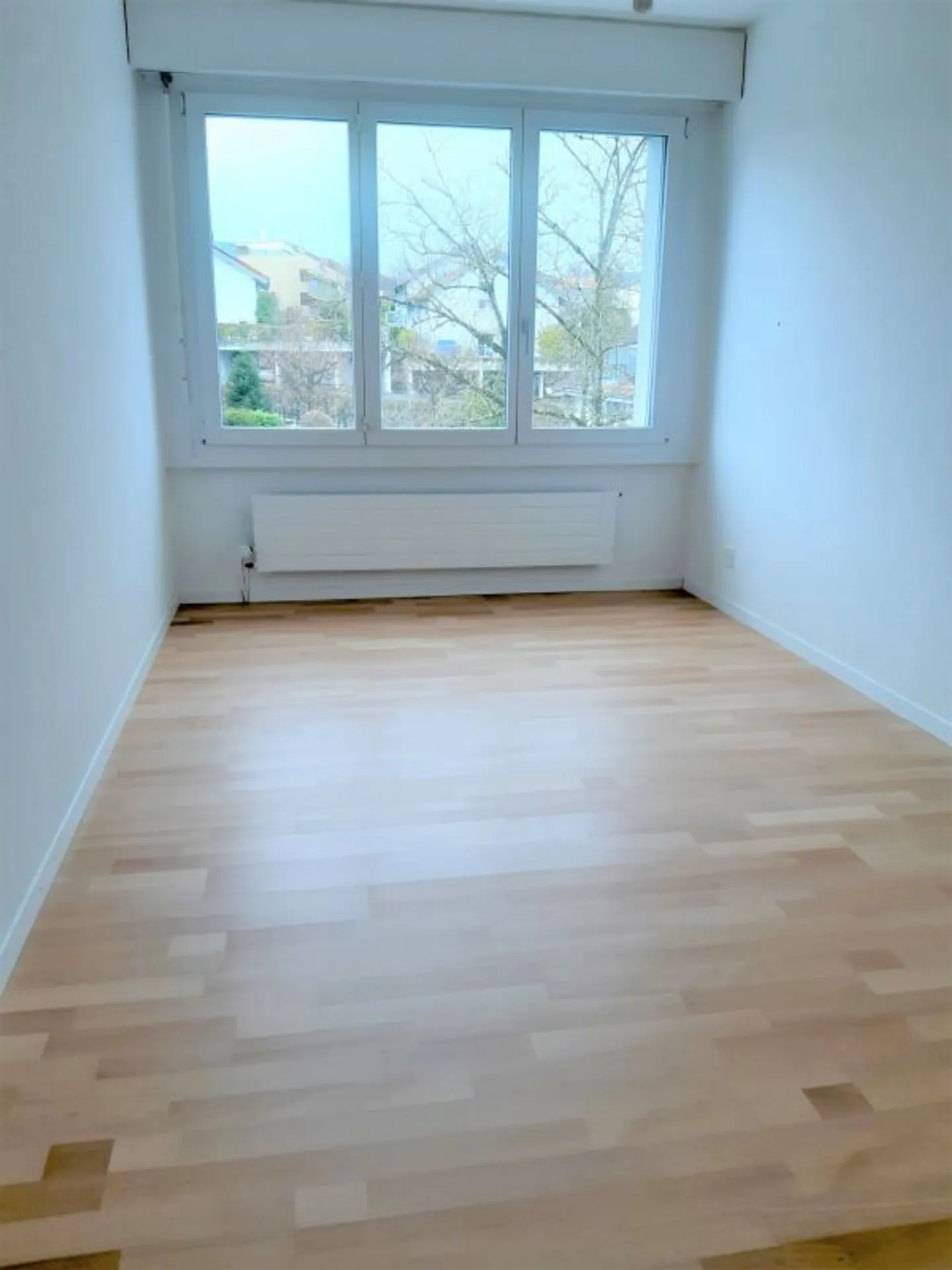 Lichtdurchflutete 4 1/2 Zimmer mit Balkon - Foto 8 von 12