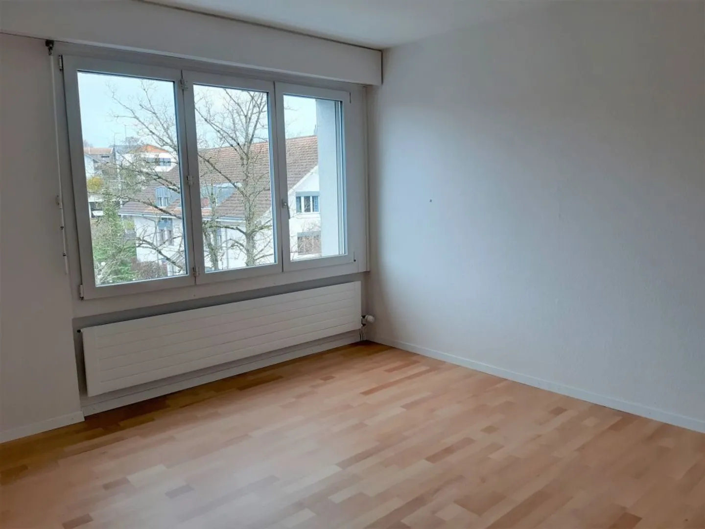 Lichtdurchflutete 4 1/2 Zimmer mit Balkon - Foto 9 von 12