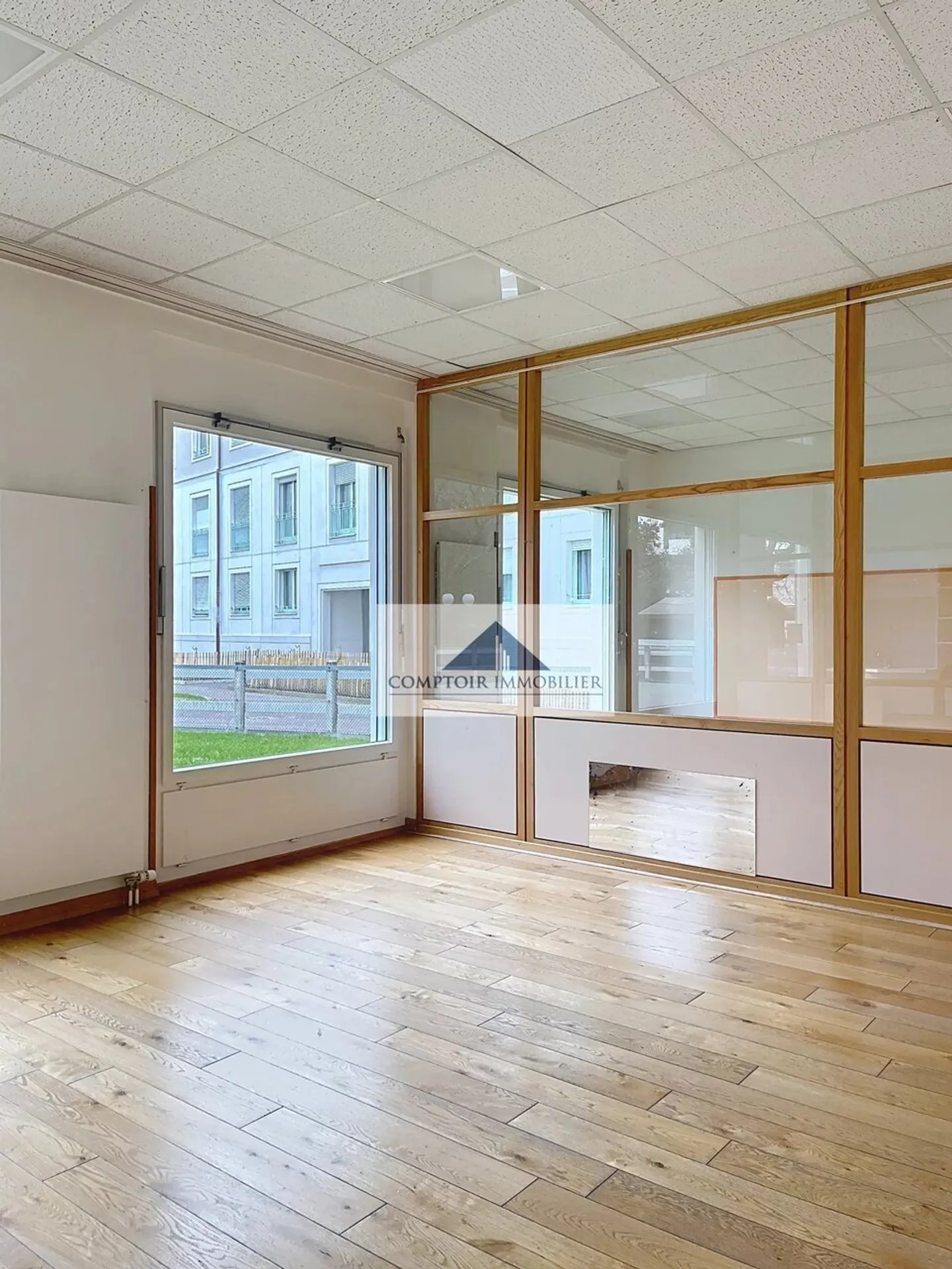 Schöne leuchtende Arkade - Foto 4 von 8