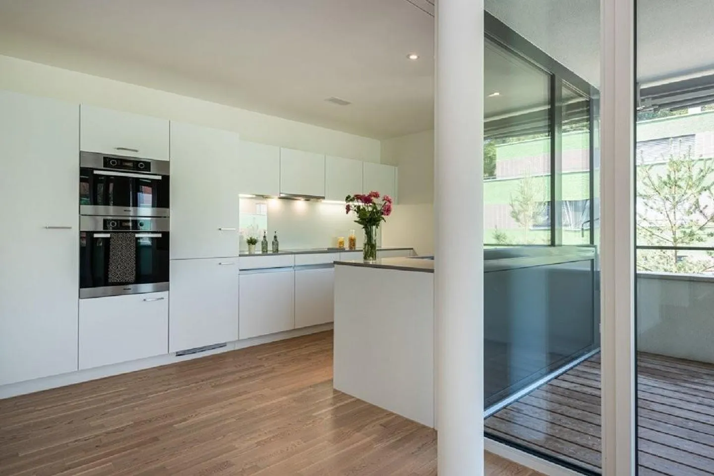 Vie moderne avec balcon et confort - Photo 2 sur 8