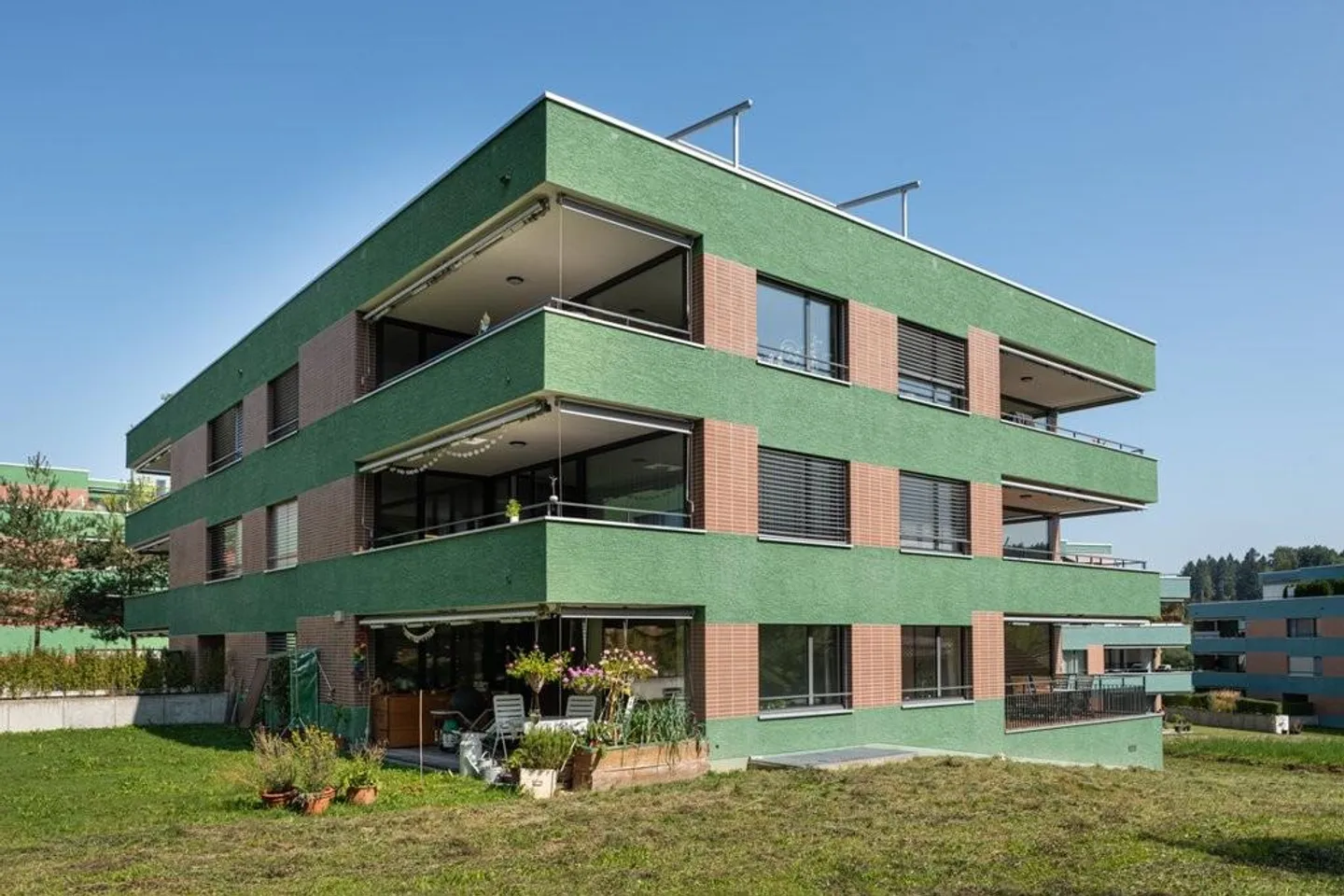 Vie moderne avec balcon et confort - Photo 1 sur 8