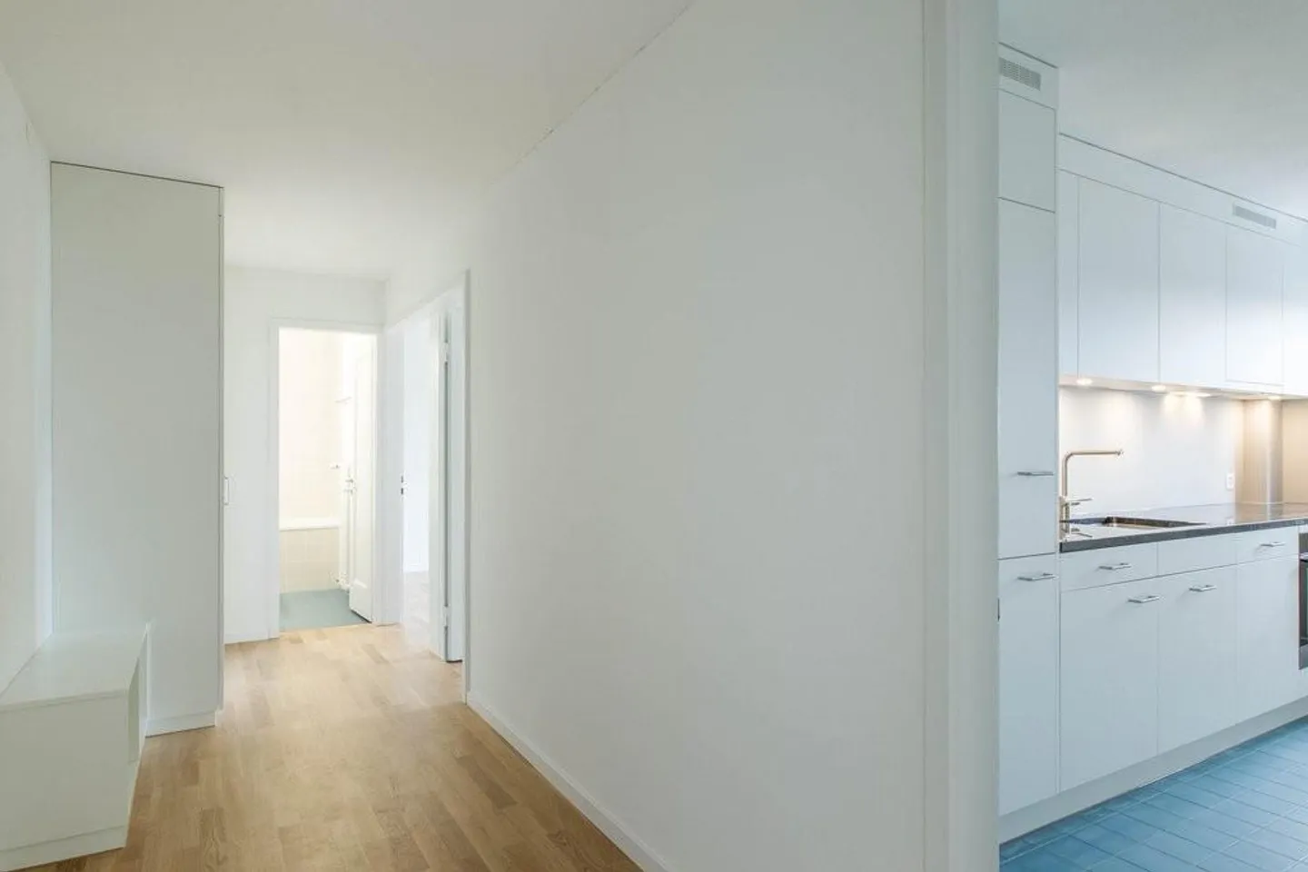 Appartamento ristrutturato a Zurigo-Seebach - Foto 2 di 7